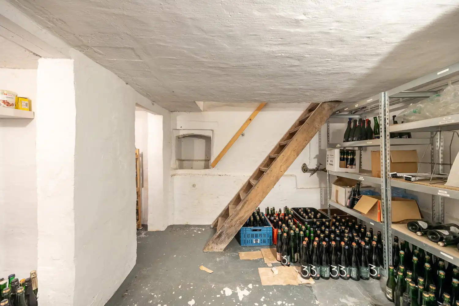 Instapklare en karaktervolle villa op toplocatie, gelegen op een ruim perceel van +-2450m², omgeven door rust, privacy en groen foto 37