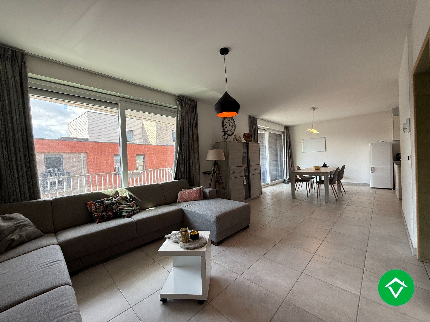 Appartement met twee slaapkamers, garage en twee terrassen te Roeselare foto 4