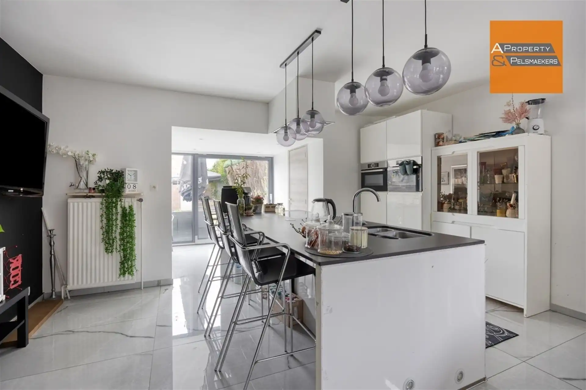 BOD AANVAARD Gezinswoning met 3 à 4 kamers , tuin en garage foto 7