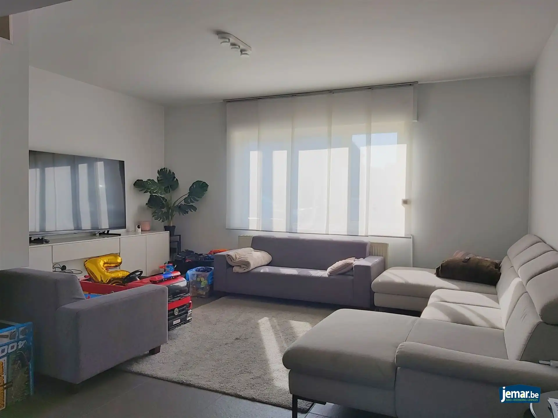 Instapklare en energiezuinige gezinswoning met 5 slaapkamers, zwembad en topligging in Rekem – comfort en ruimte verzekerd! foto 4