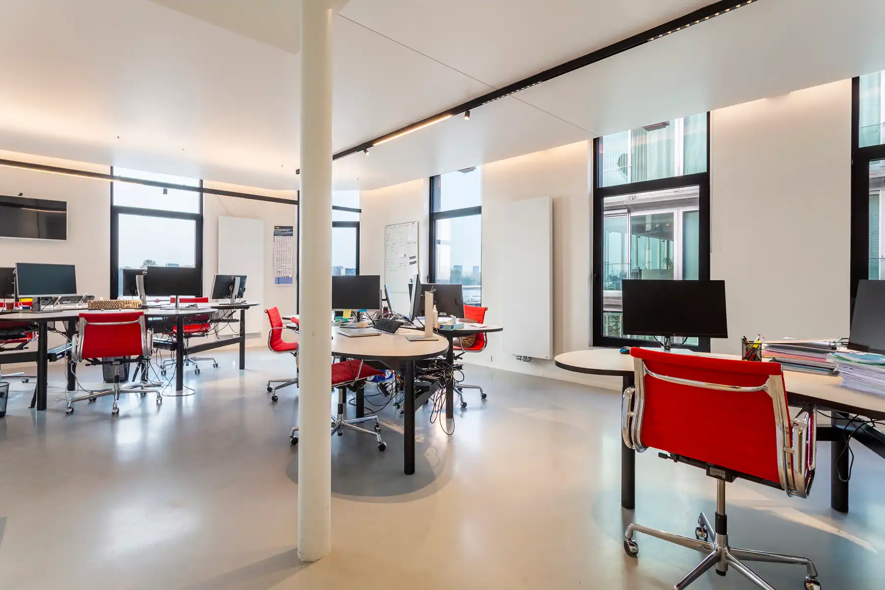 Unieke kantoorruimte met zicht op de Schelde foto 2