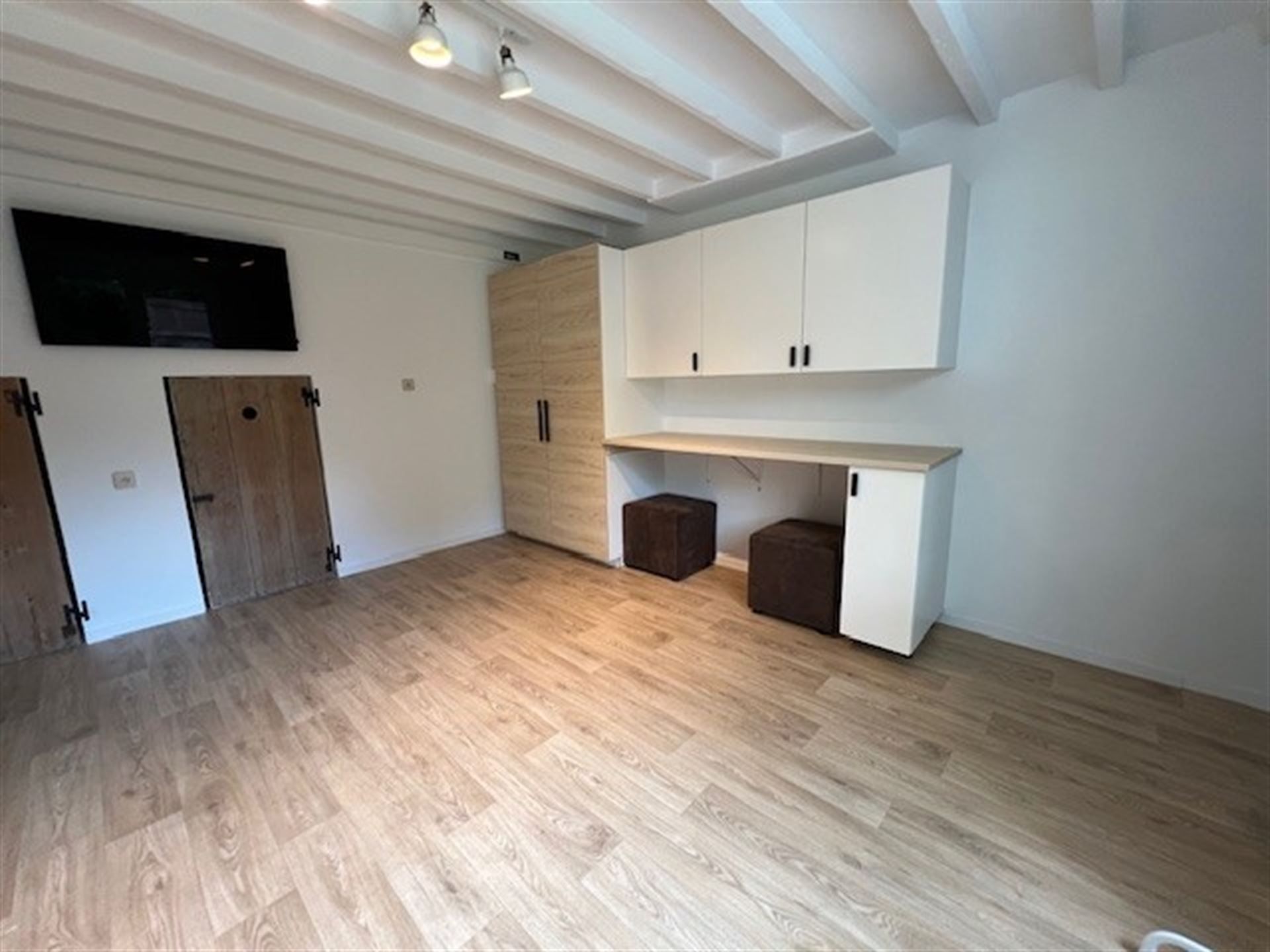 Karakterwoning met 5 slpks, autostaanplaats en grote tuin! foto 22