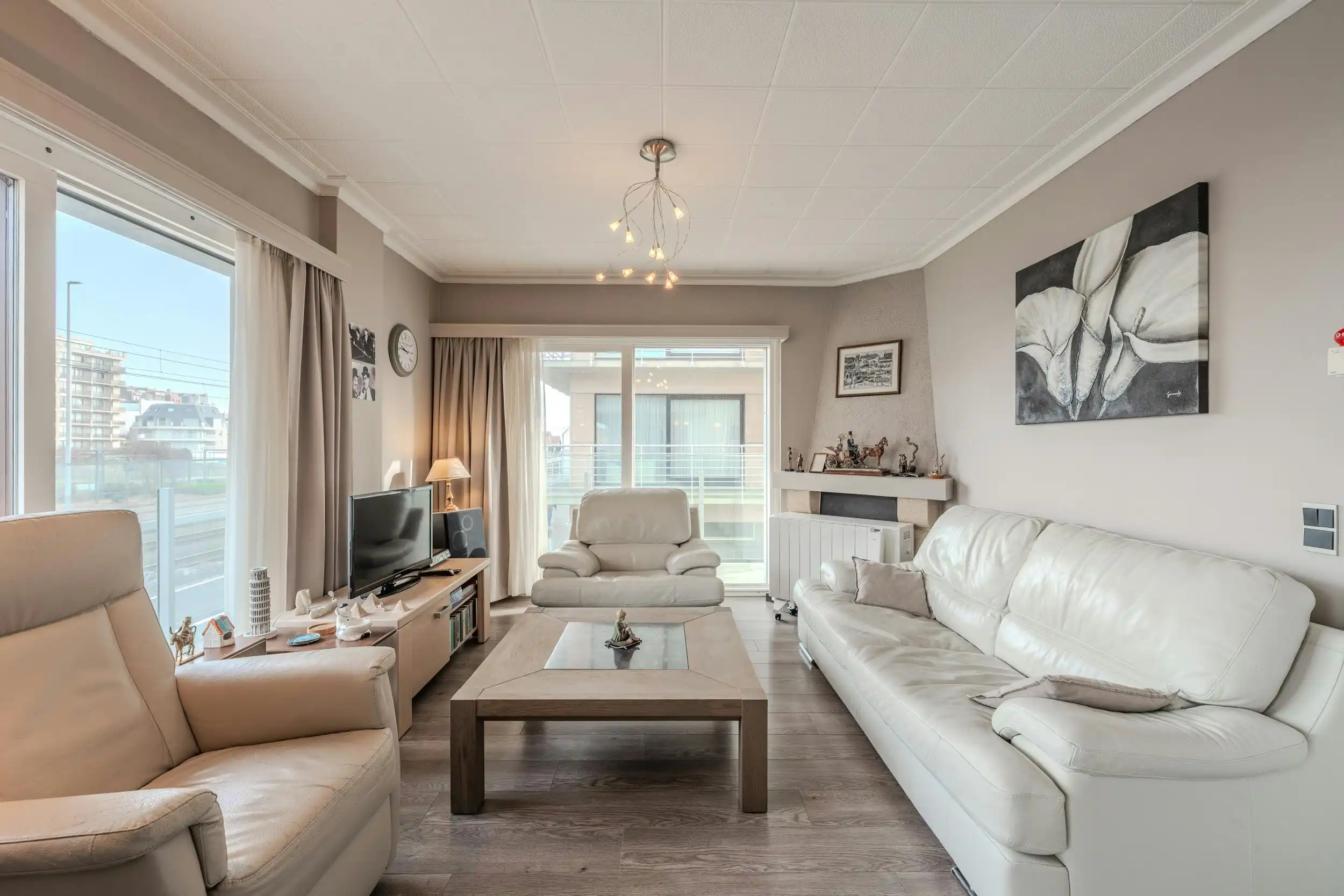 Lichtrijk hoekappartement met terrassen vlakbij Zeedijk! foto 5