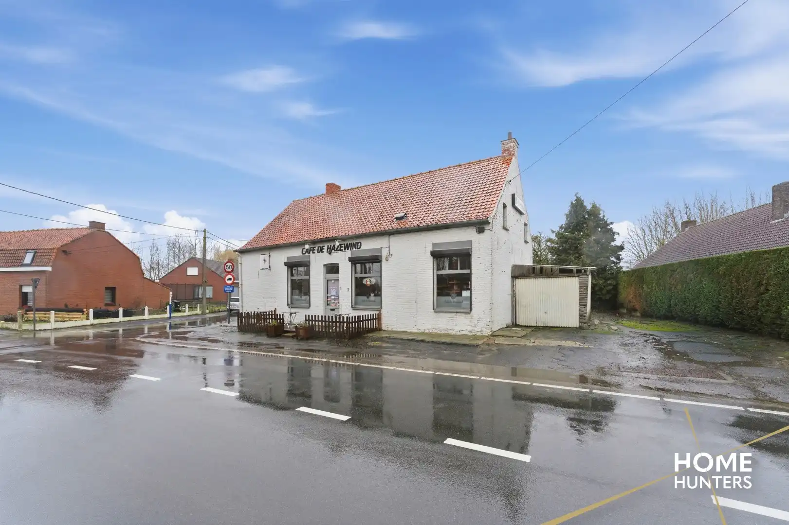 Te renoveren horecazaak met woonst op ruim perceel in Vlamertinge – Café De Hazewind foto 5