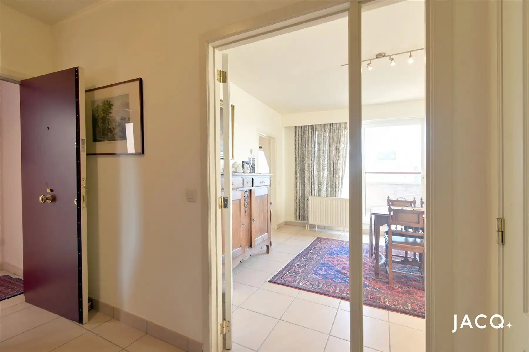 Instapklaar dakappartement met 2 à 3 slpk's, terras en mogelijk autostaanplaats! foto 2
