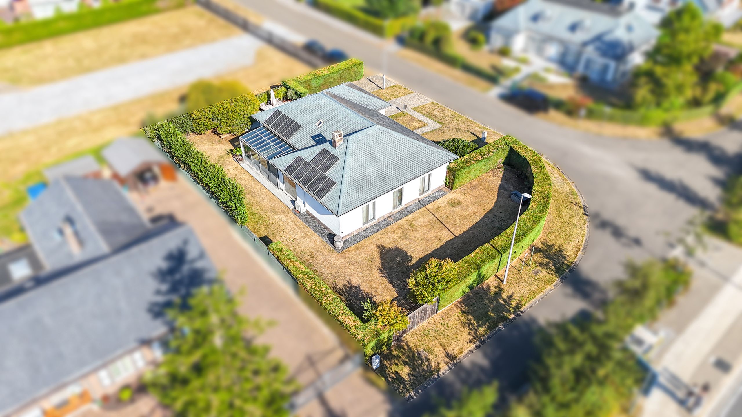 Gerenoveerde gelijkvloerse woning met 3 slpks en garage! foto 43