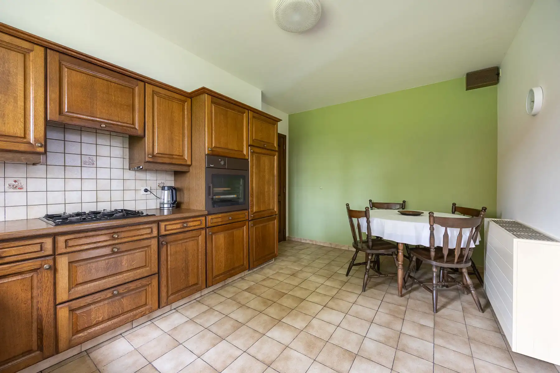 Degelijke villa op ca. 810 m²  vlakbij het centrum. foto 8