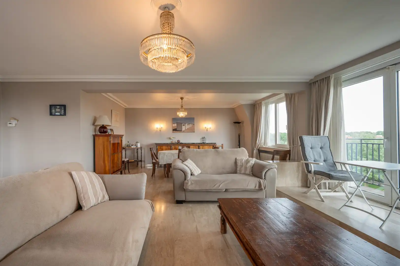 Hoekappartement van 130m² gelegen in een villa residentie in het Zoute. foto 5