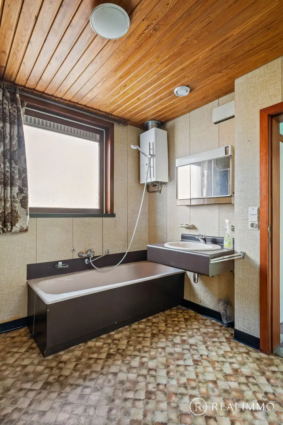 Charmante, halfopen gezinswoning op 695 m² te Moen! foto 8
