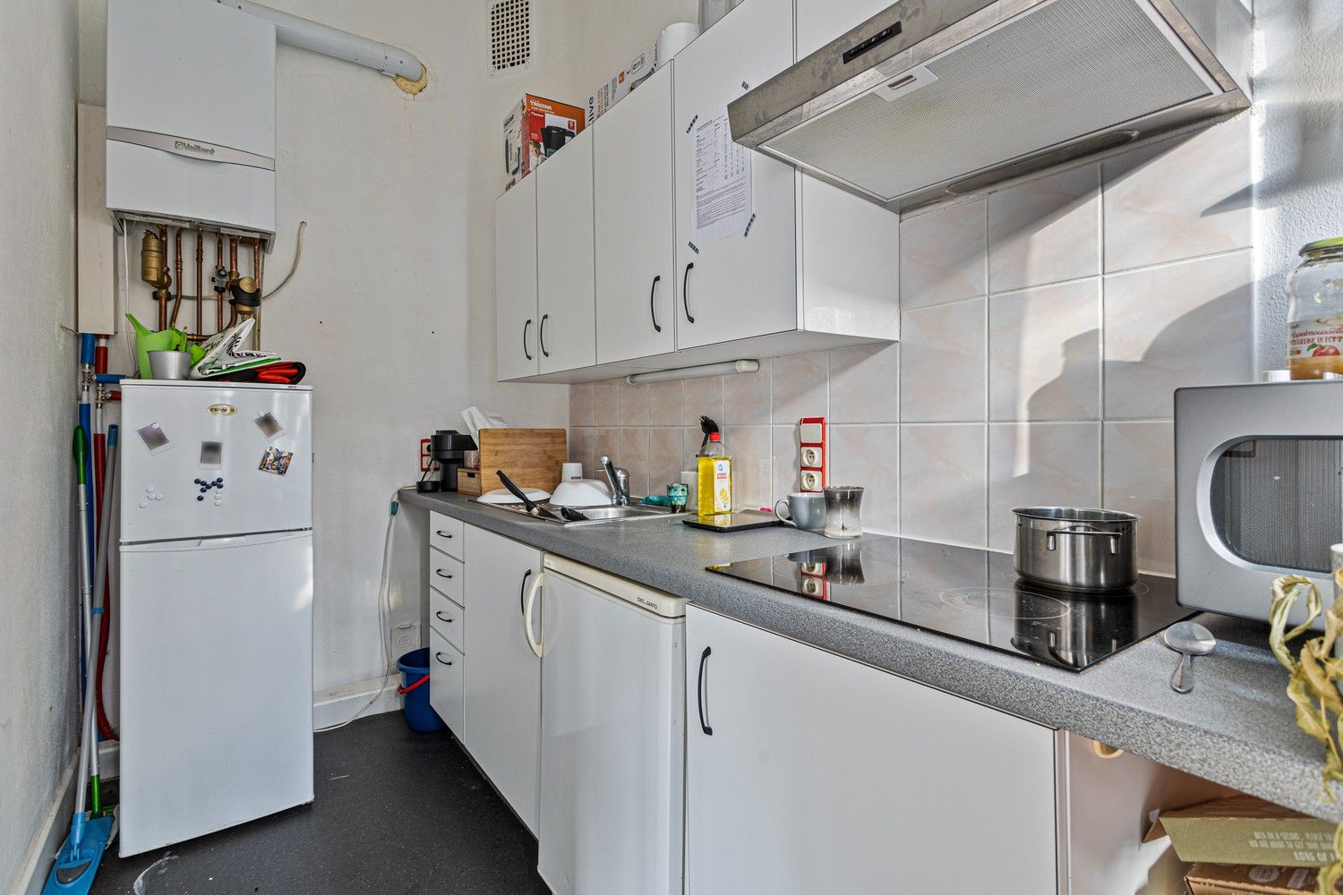 Appartementsgebouw met 1 commerciële ruimte, 4 één slaapkamer appartementen en 3 studio's op wandelafstand van Sint-Pietersstation foto 7