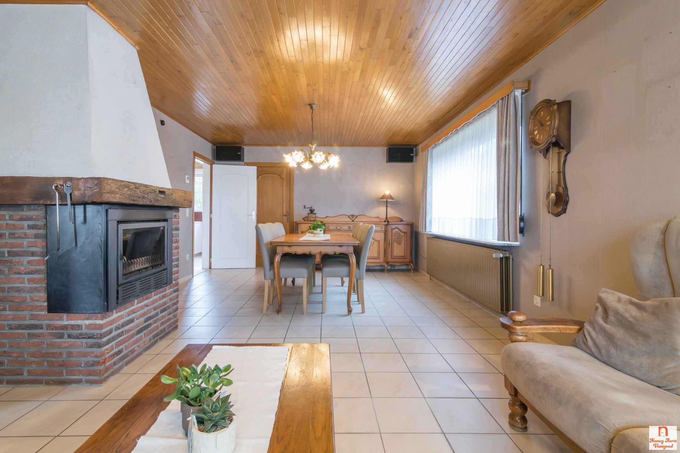 Split-level woning met grote tuin en vrij uitzicht foto 8