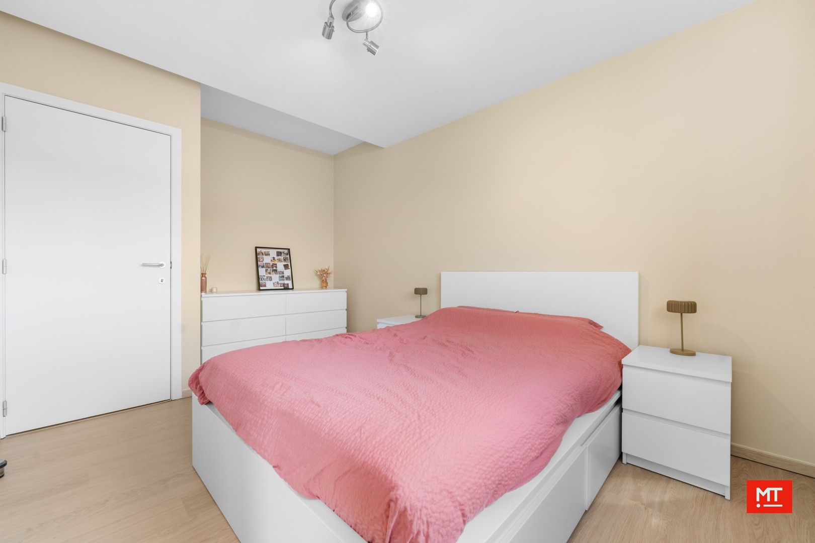 Appartement te koop foto 8