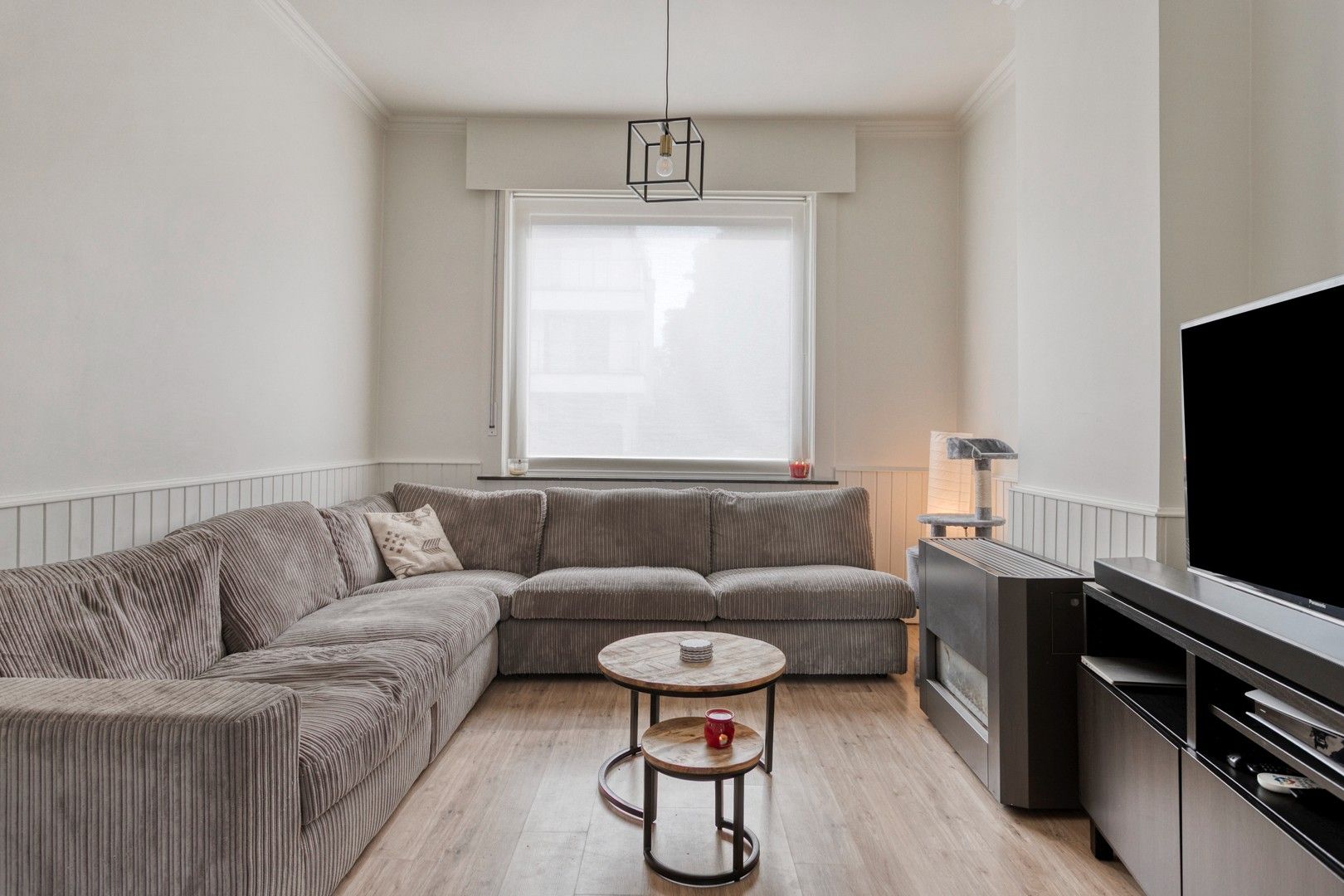 Charmante instapklare woning in hartje Waregem foto 2