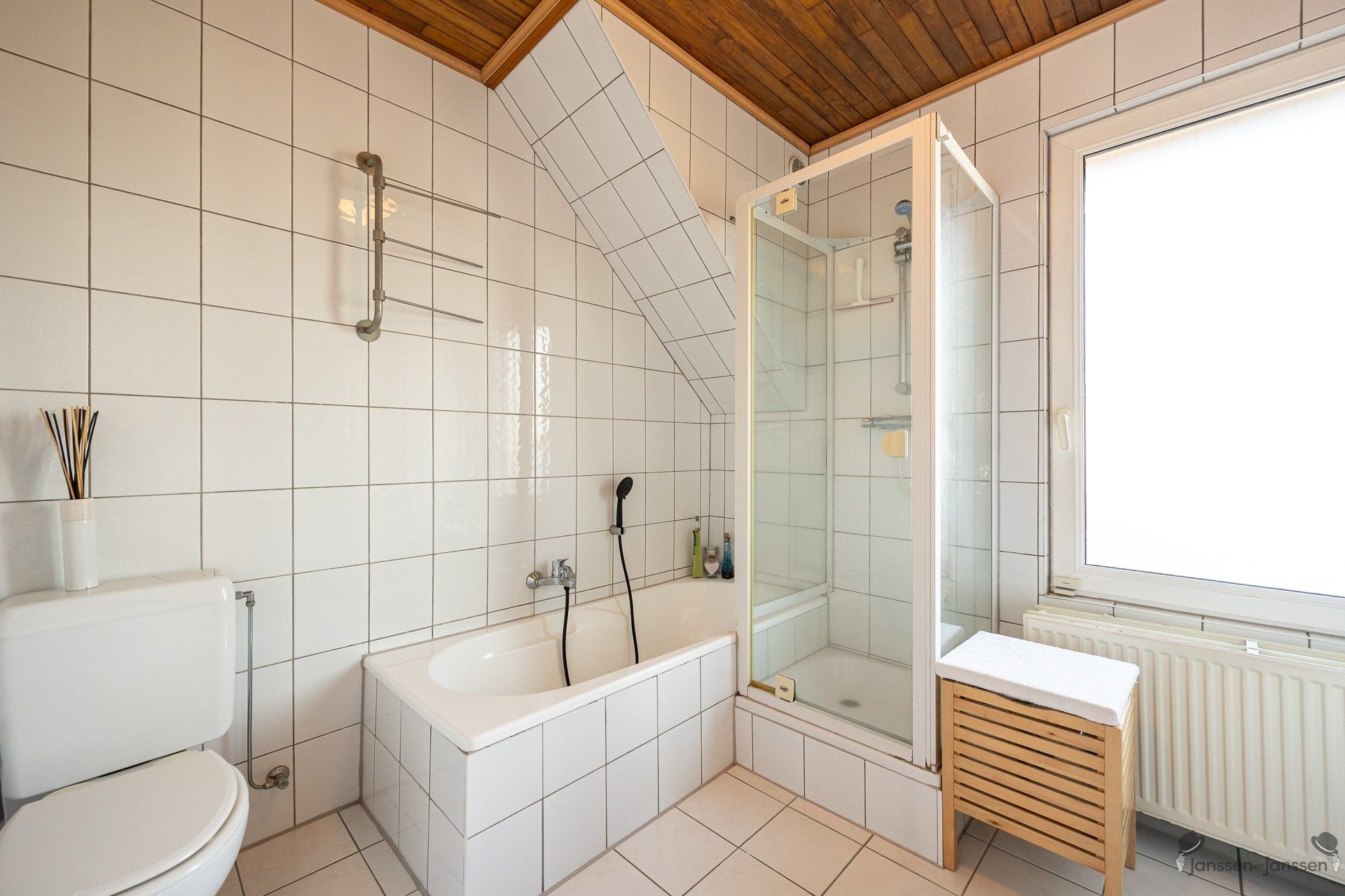 Ruime woning met bijgebouw op een perceel van 497m². foto 15
