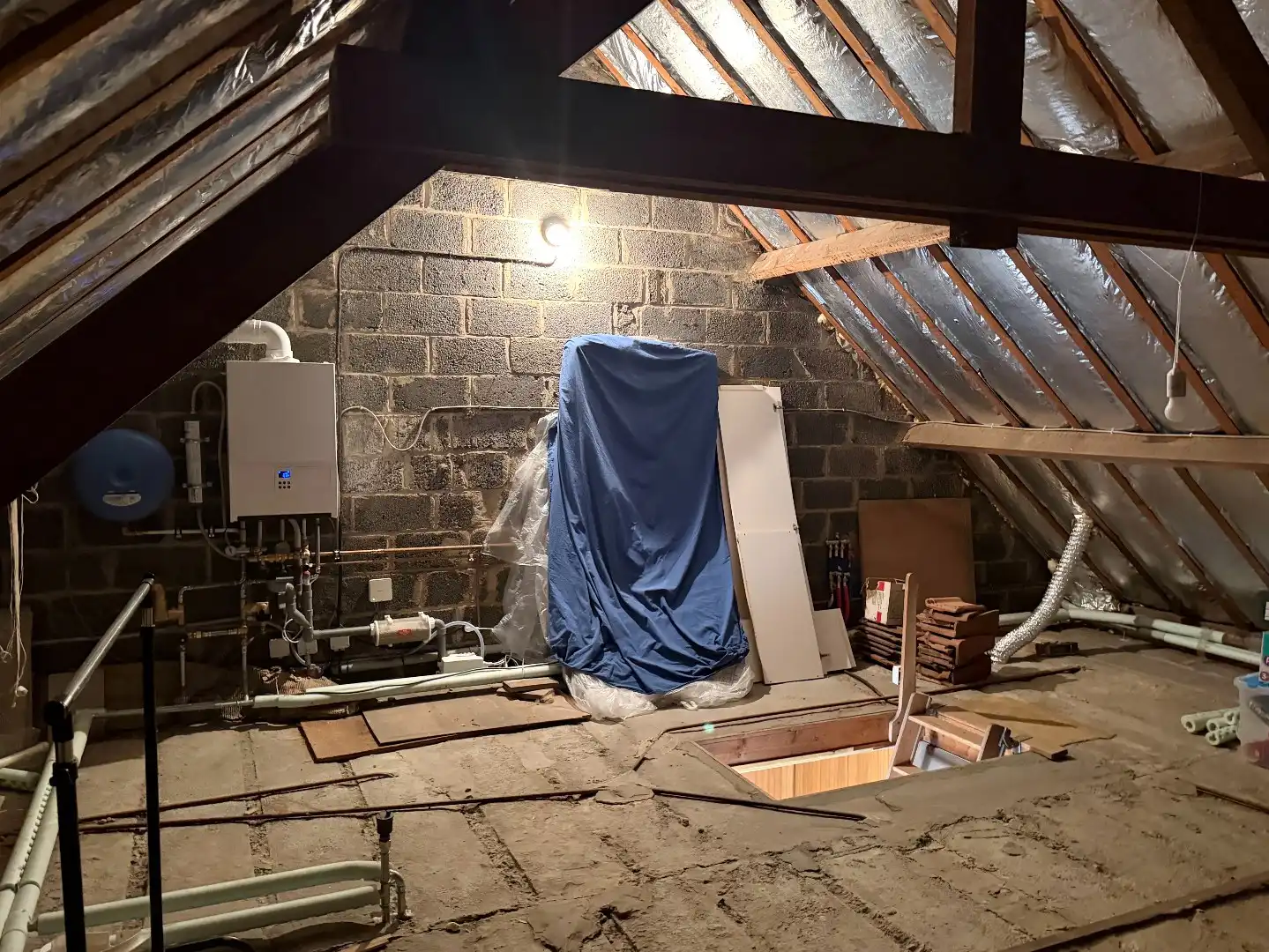 Instapklare rijwoning met garage te koop te Harelbeke! foto 18