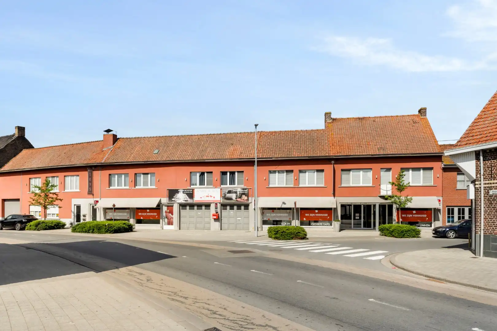 HANDELSRUIMTE + WOONST + VERHUURD APPARTEMENT foto {{pictureIndex}}