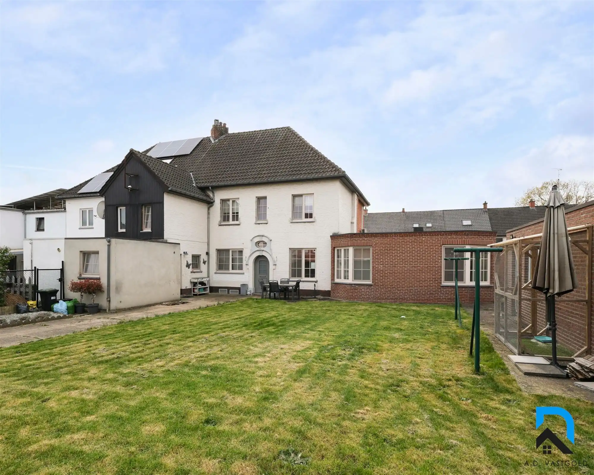 Gerenoveerde woning op toplocatie foto 3