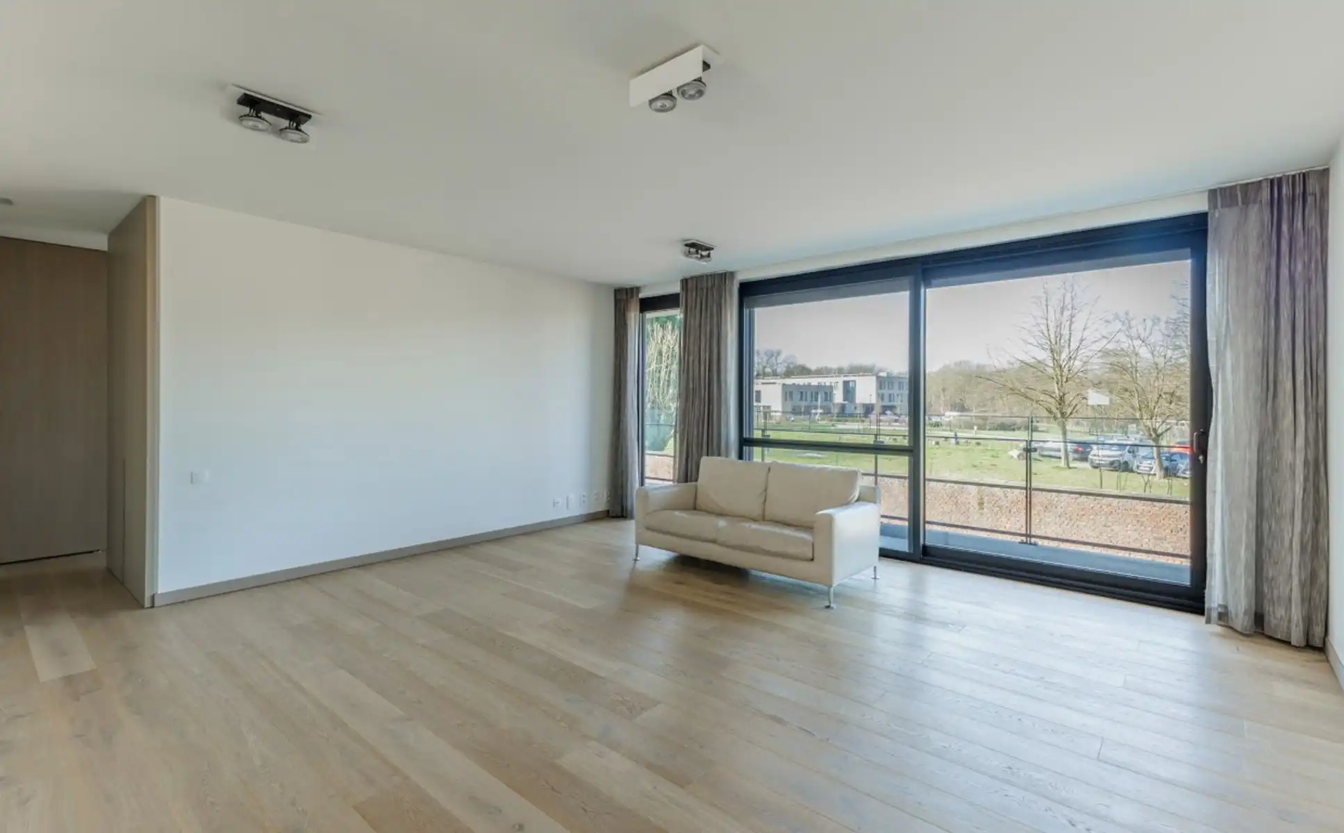 Exclusief appartement met 2 terrassen en autostaanplaats  foto 3