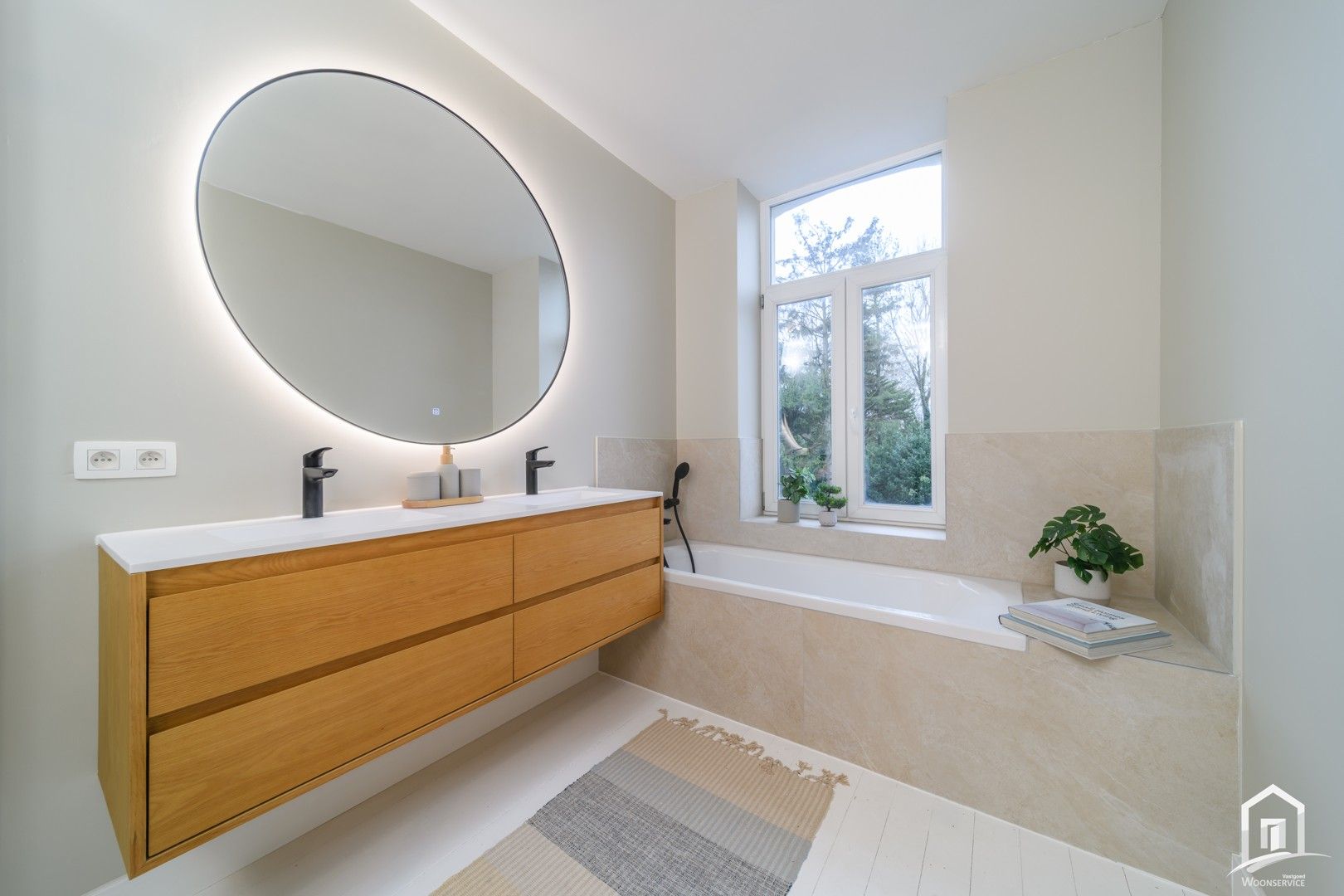 Exclusief gerenoveerde burgerwoning foto 15