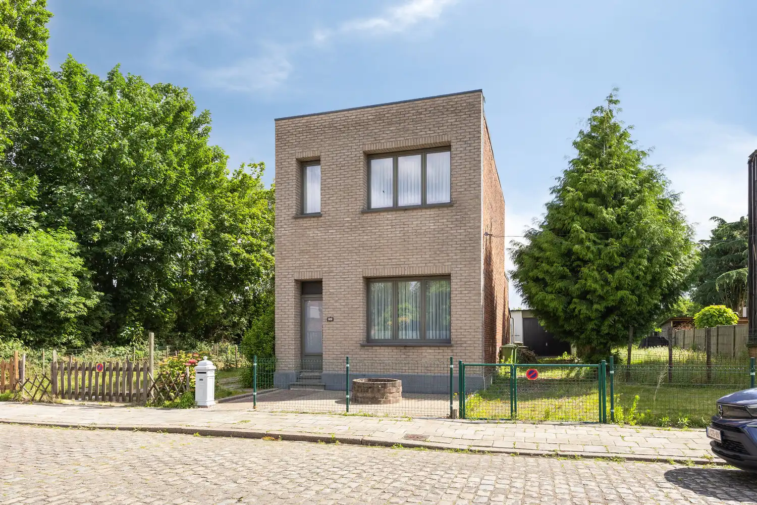 Unieke te renoveren vrijstaande woning met 2 tot 3 slks en kleine tuin! foto 2