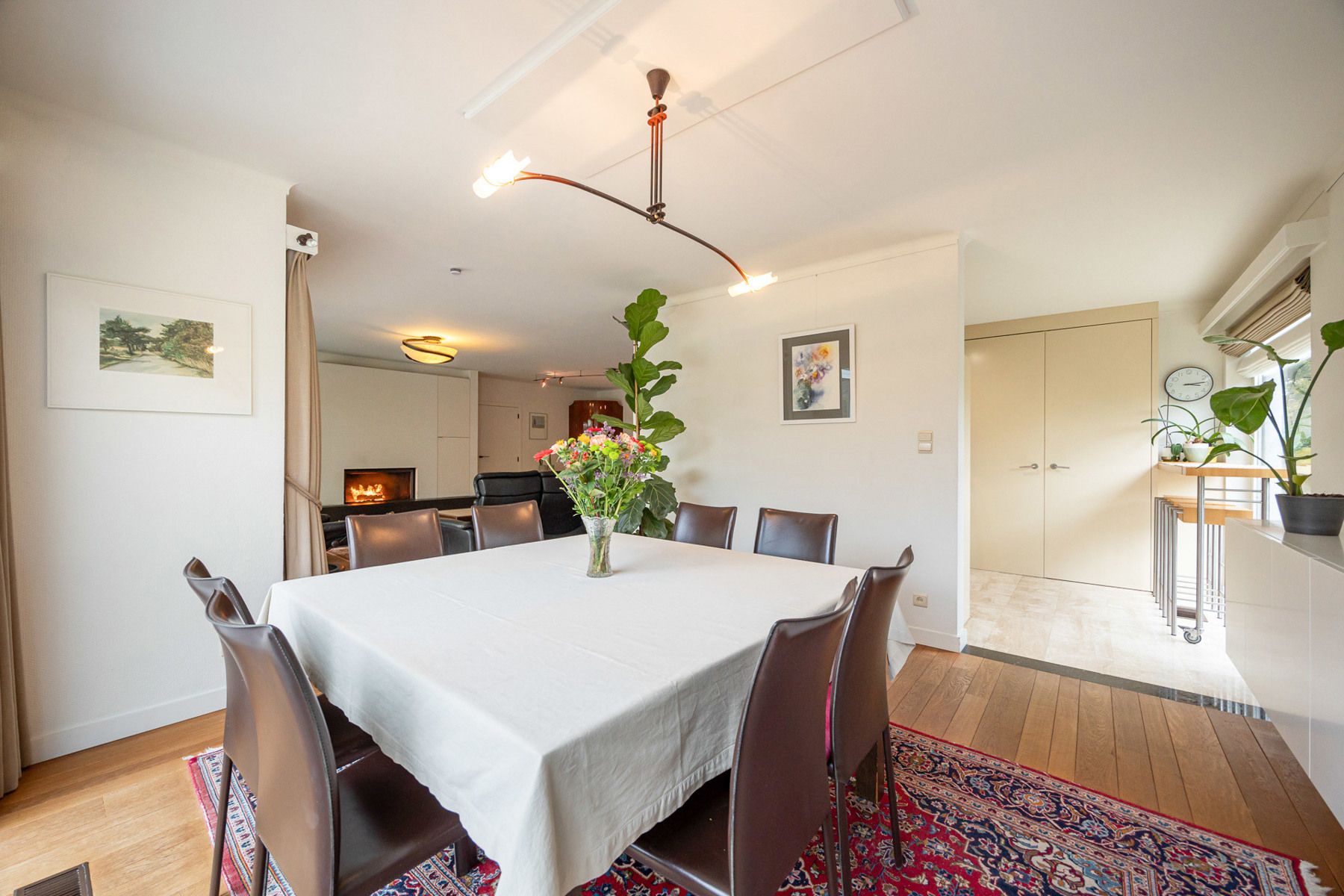 Een laagbouwwoning met 3 slaapkamers op een perceel van 880m². foto 8