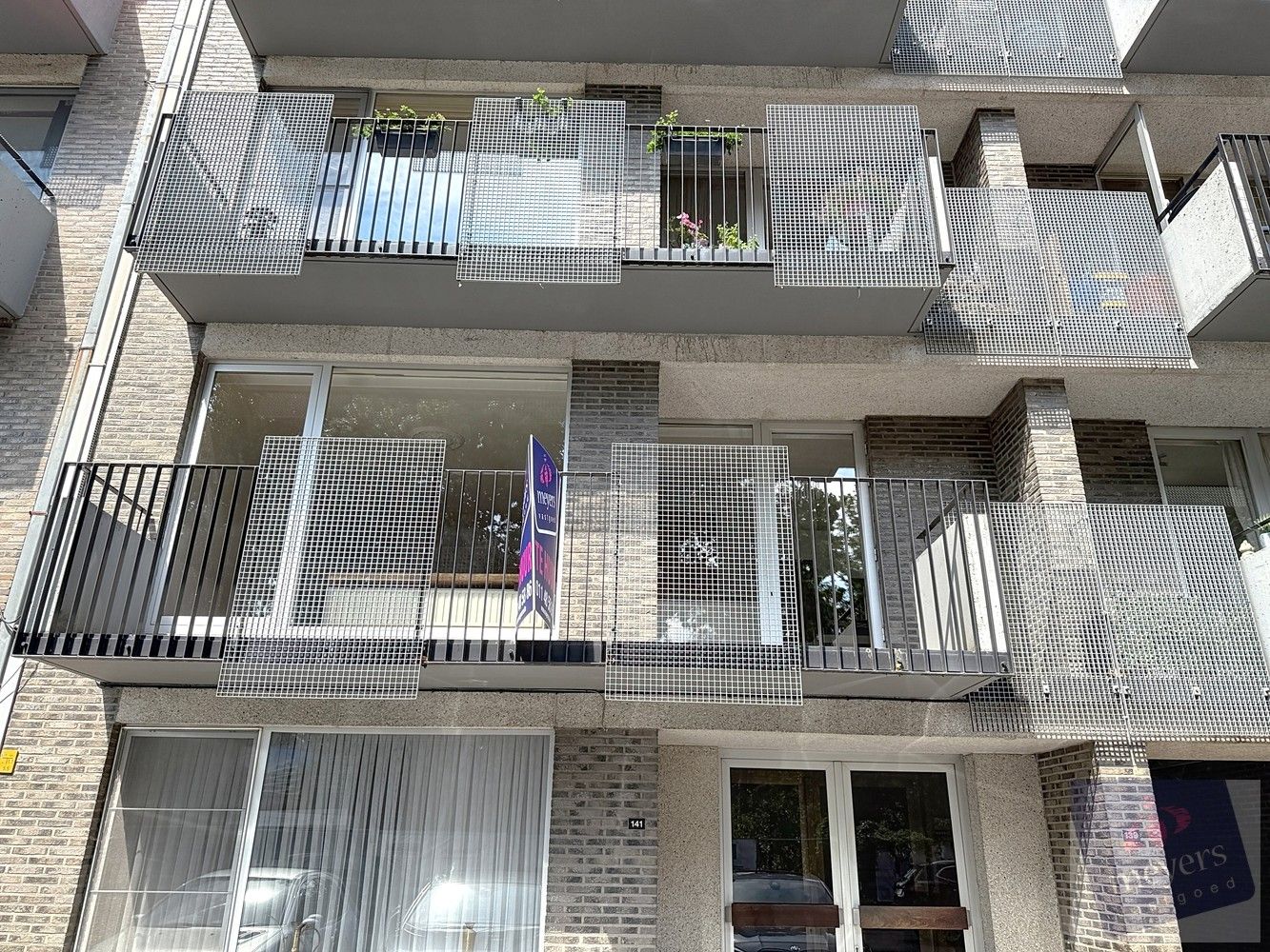 Instapklaar appartement met balkon en garage op toplocatie in Kuringen foto {{pictureIndex}}