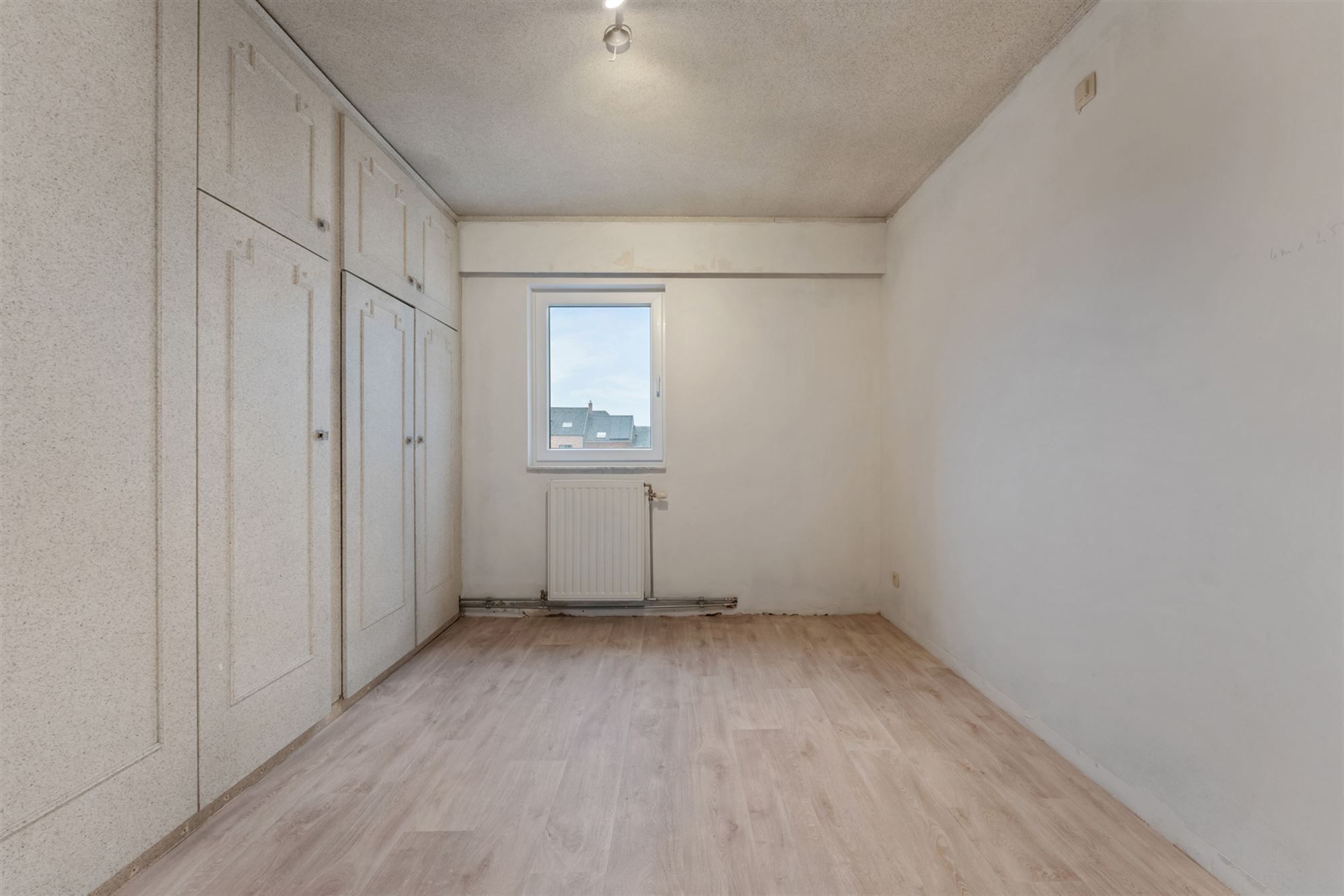 VERNIEUWD APPARTEMENT MET 2 SLAAPKAMERS PAL IN HET CENTRUM VAN BERINGEN foto 18