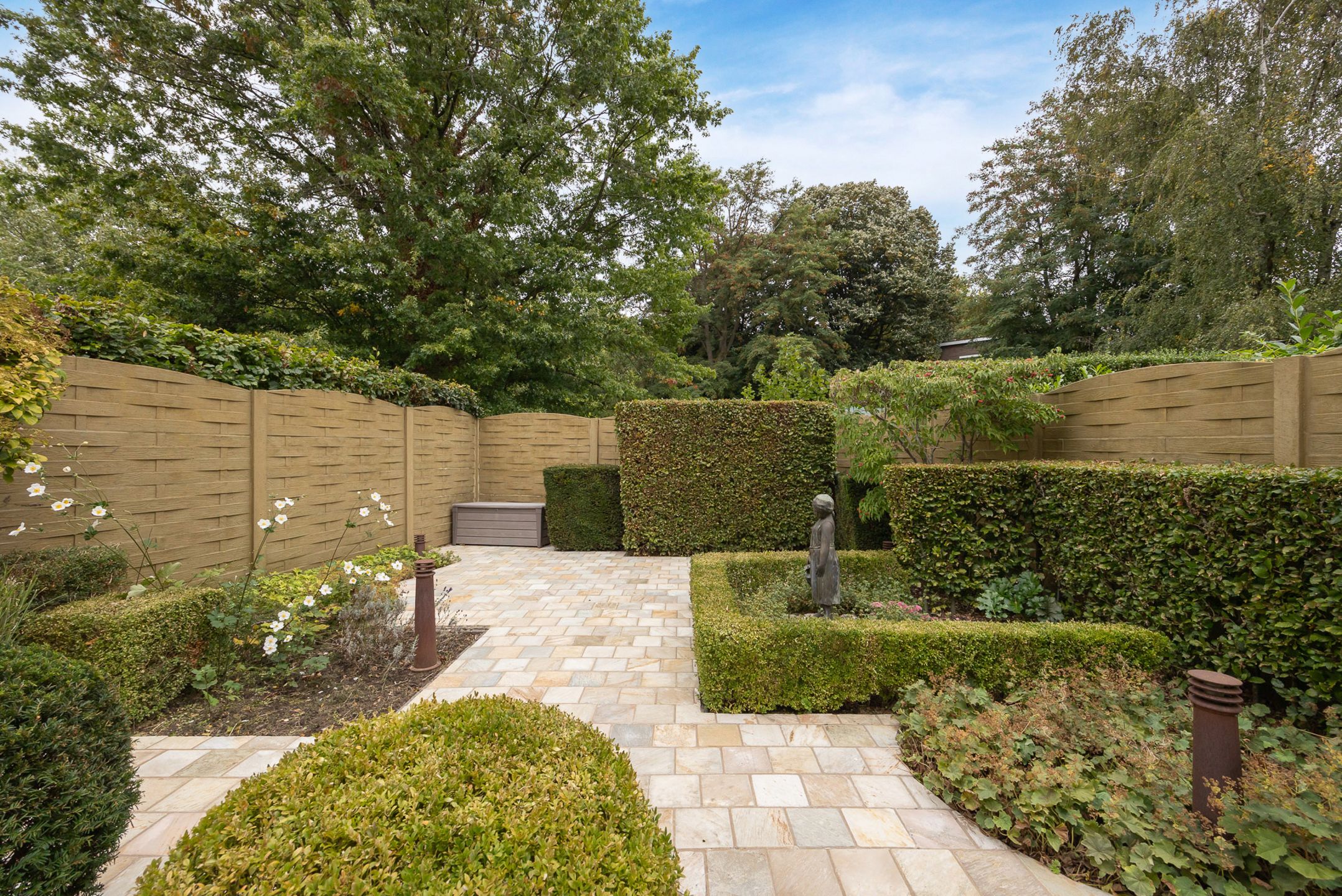 Charmante rietgedekte HOB met garage foto 17