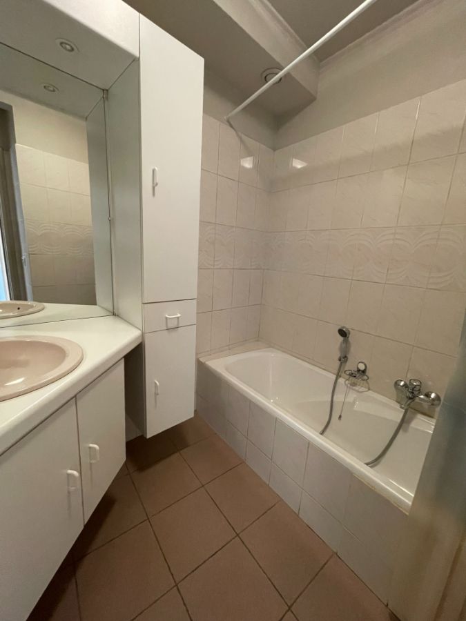 Gunstig gelegen instapklaar twee slaapkamer appartement + ruim terras foto 11