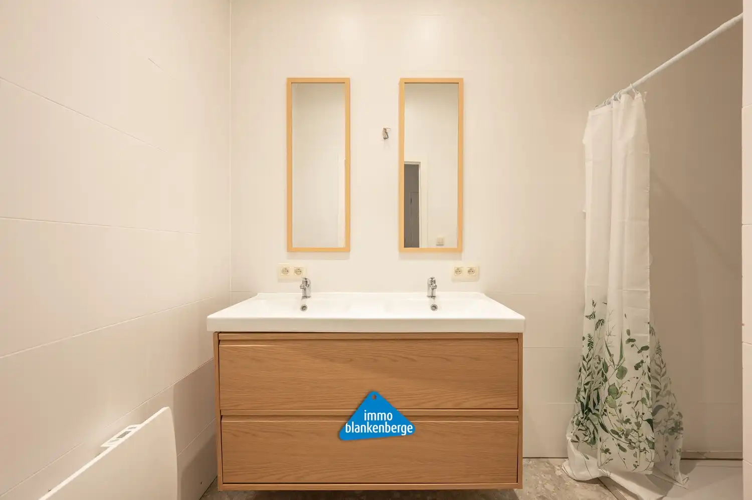 Ruim Gelijkvloers Appartement op de Zeedijk met Frontaal Zeezicht foto 17