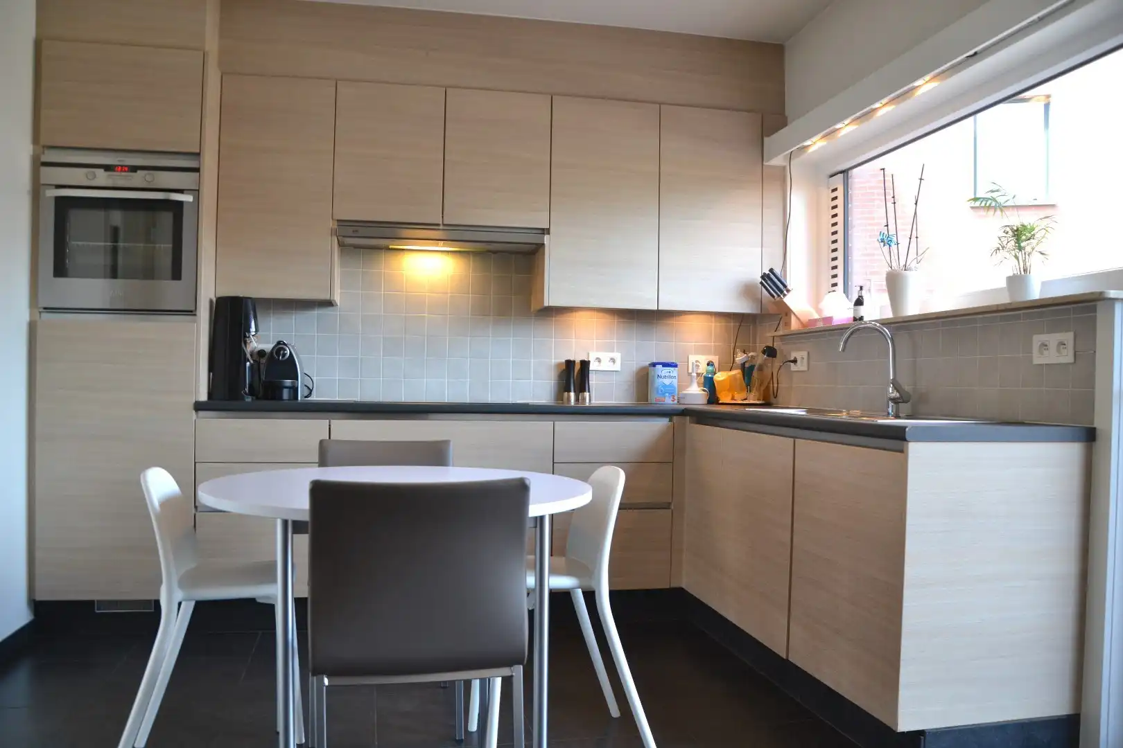 Mooi appartement met 2 slaapkamers, bureau en groot terras! foto 3