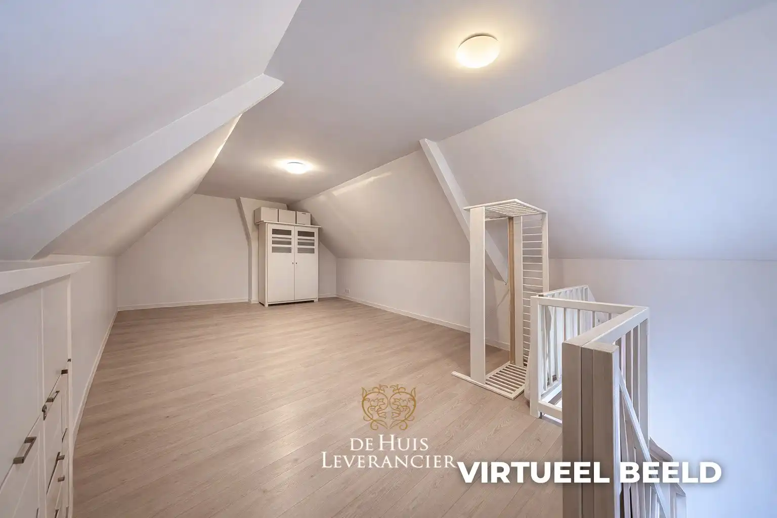 Ruimtelijke rijwoning met tuin en garage in de Altenawijk foto 36