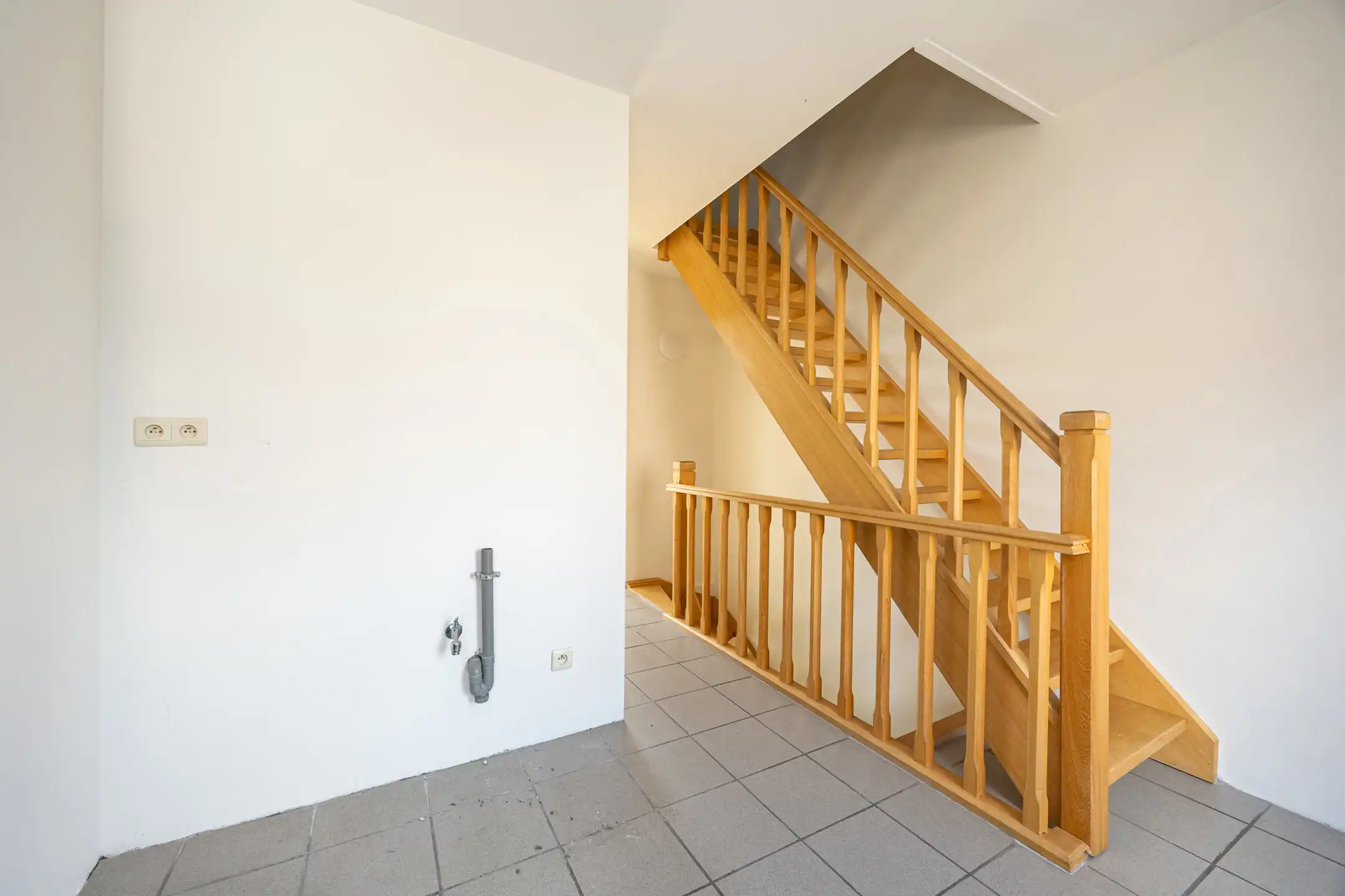 Handelsruimte met instapklaar duplex app nabij Grote Markt. foto 21