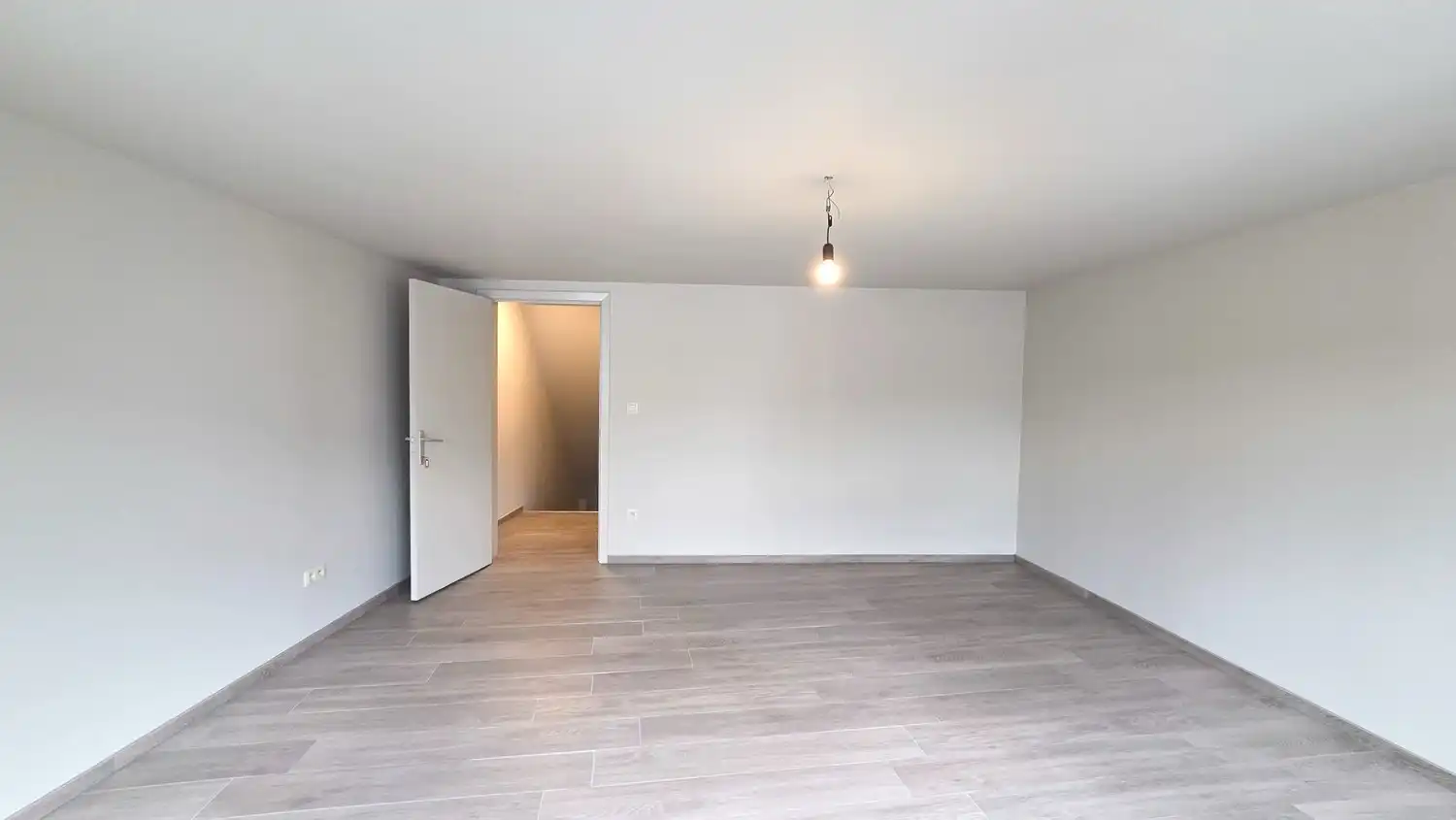 DUPLEX APPARTEMENT MET 2 SLAAPKAMERS EN TERRAS foto 18
