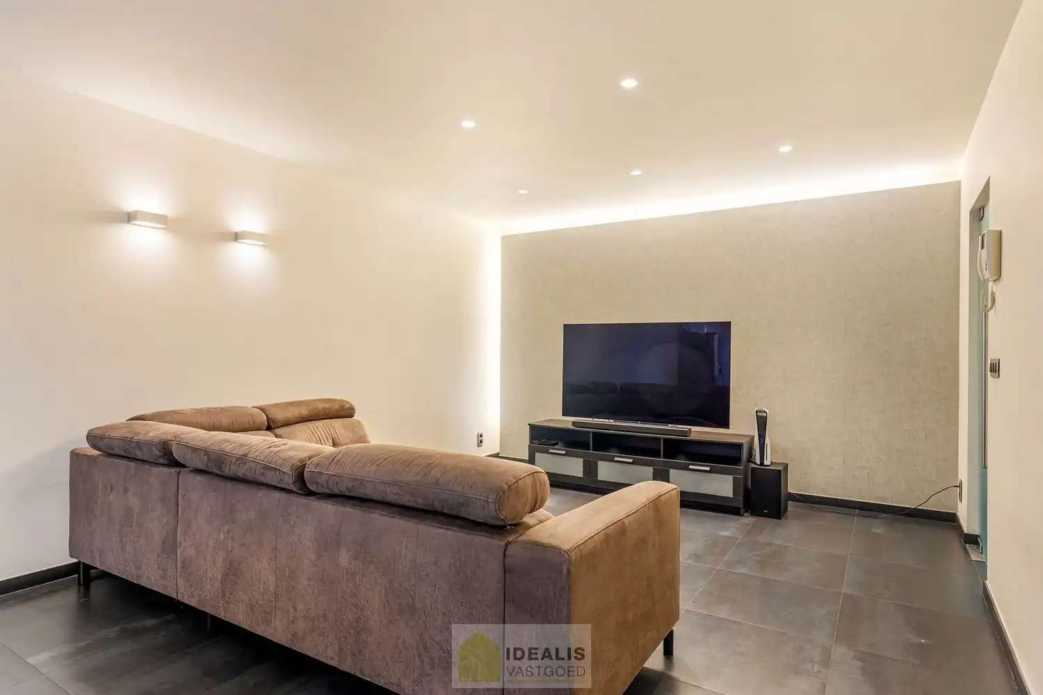 Idealis Vastgoed – Ruim op te frissen gelijkvloers appartement met 3 slaapkamers foto 10