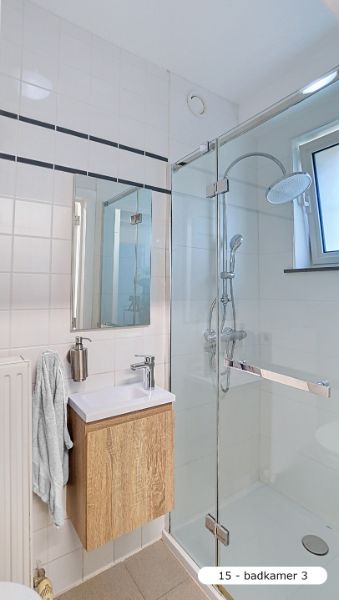 EXCLUSIEF PERFECT AFGEWERKTE MODERNE VILLA (330m²) OP TOPLOCATIE EN PRACHTIGE TUIN foto 15