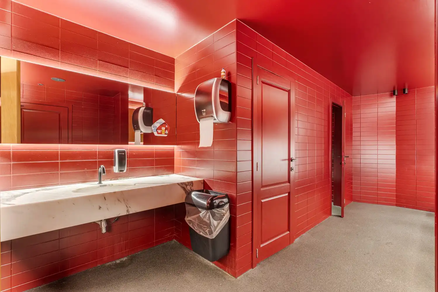 Investeringspand met stabiele huurder op topligging in Sint-Truiden (uitbating blijft behouden) foto 8