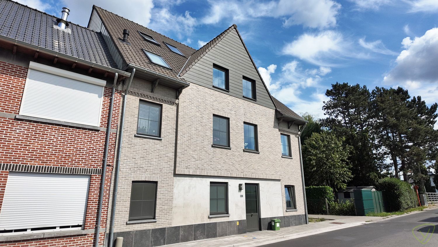 Ruim gelijkvloersappartement in een recente residentie in normandische stijl! foto 14