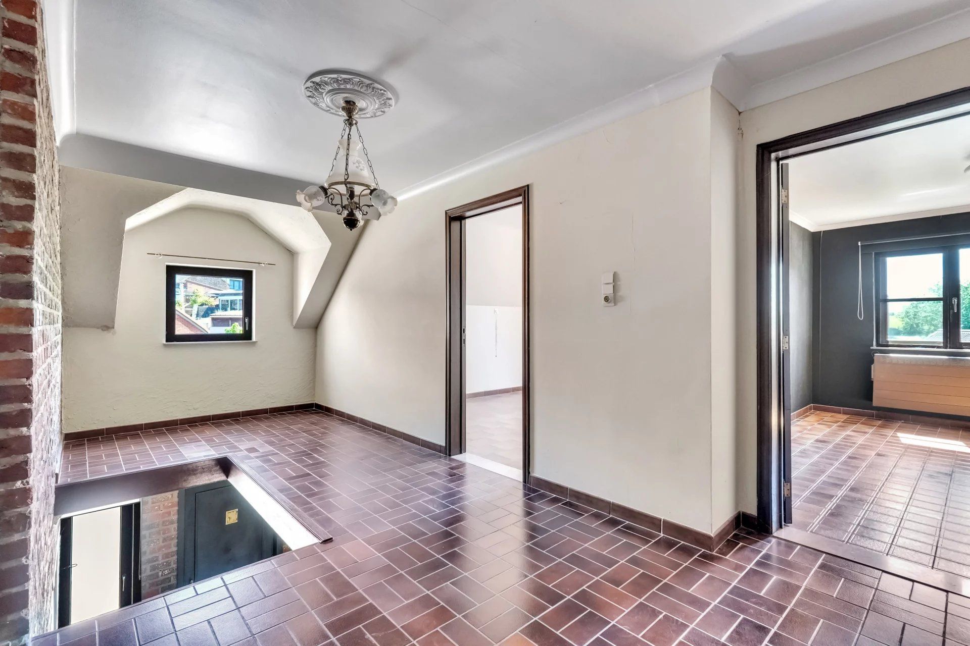 Ruime woning in rustige buurt foto 13