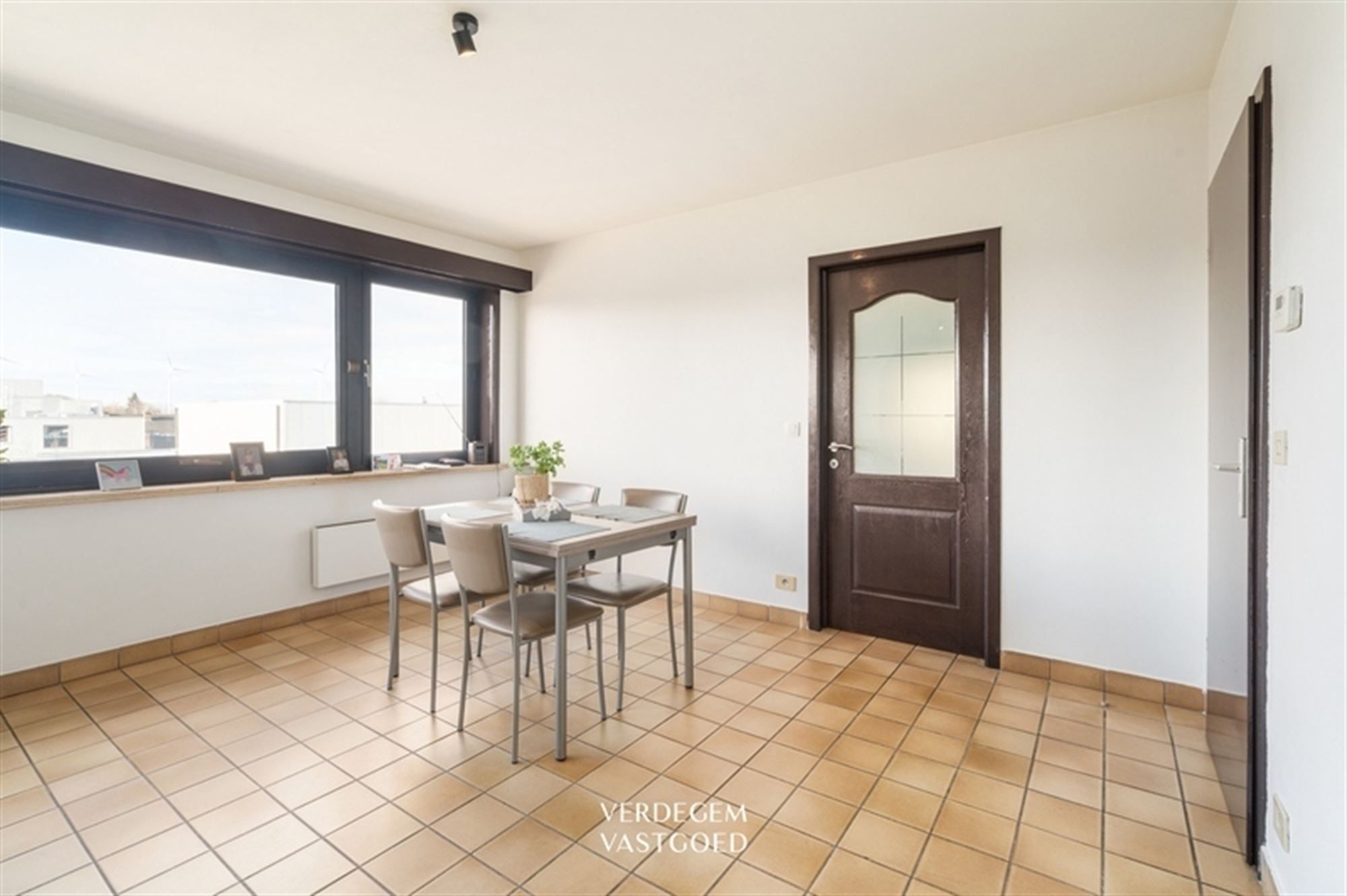 Appartement met 3 slaapkamers, terras, grote zolder en garage foto 4