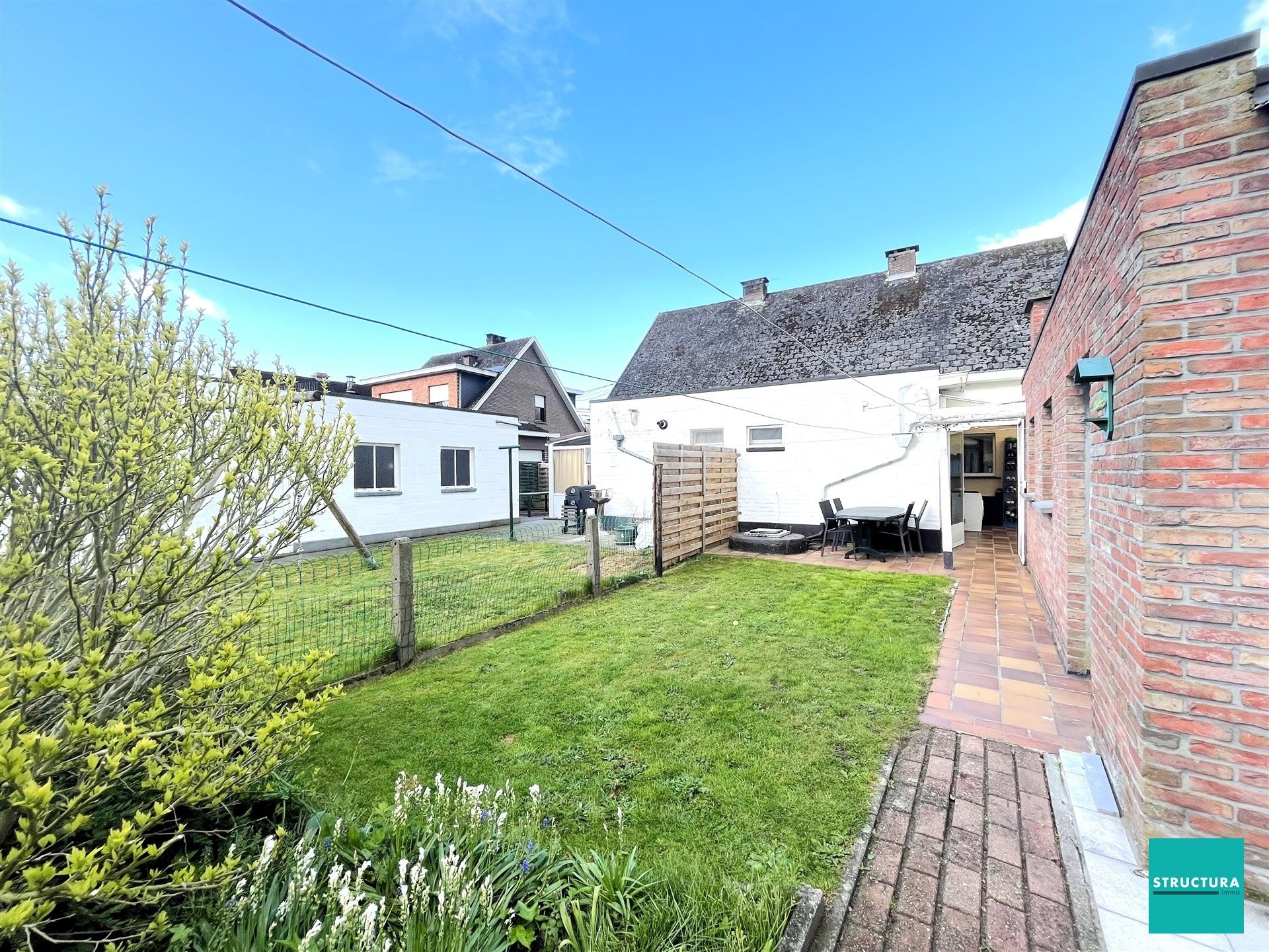 Bezoeken VOLZET!!! Woning met garage en tuin foto 17