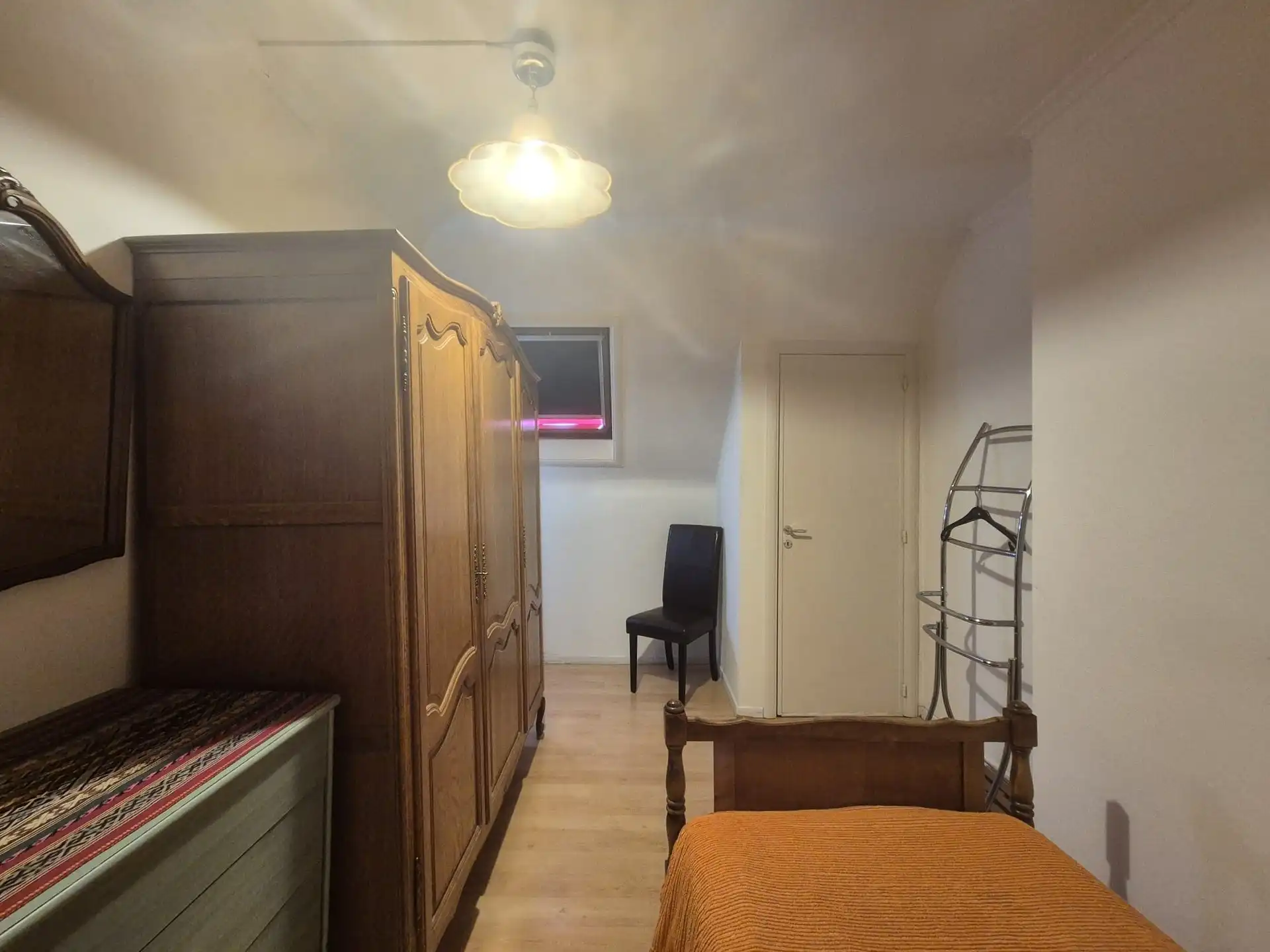 Gezinswoning met 3 slaapkamers en tuin foto 16