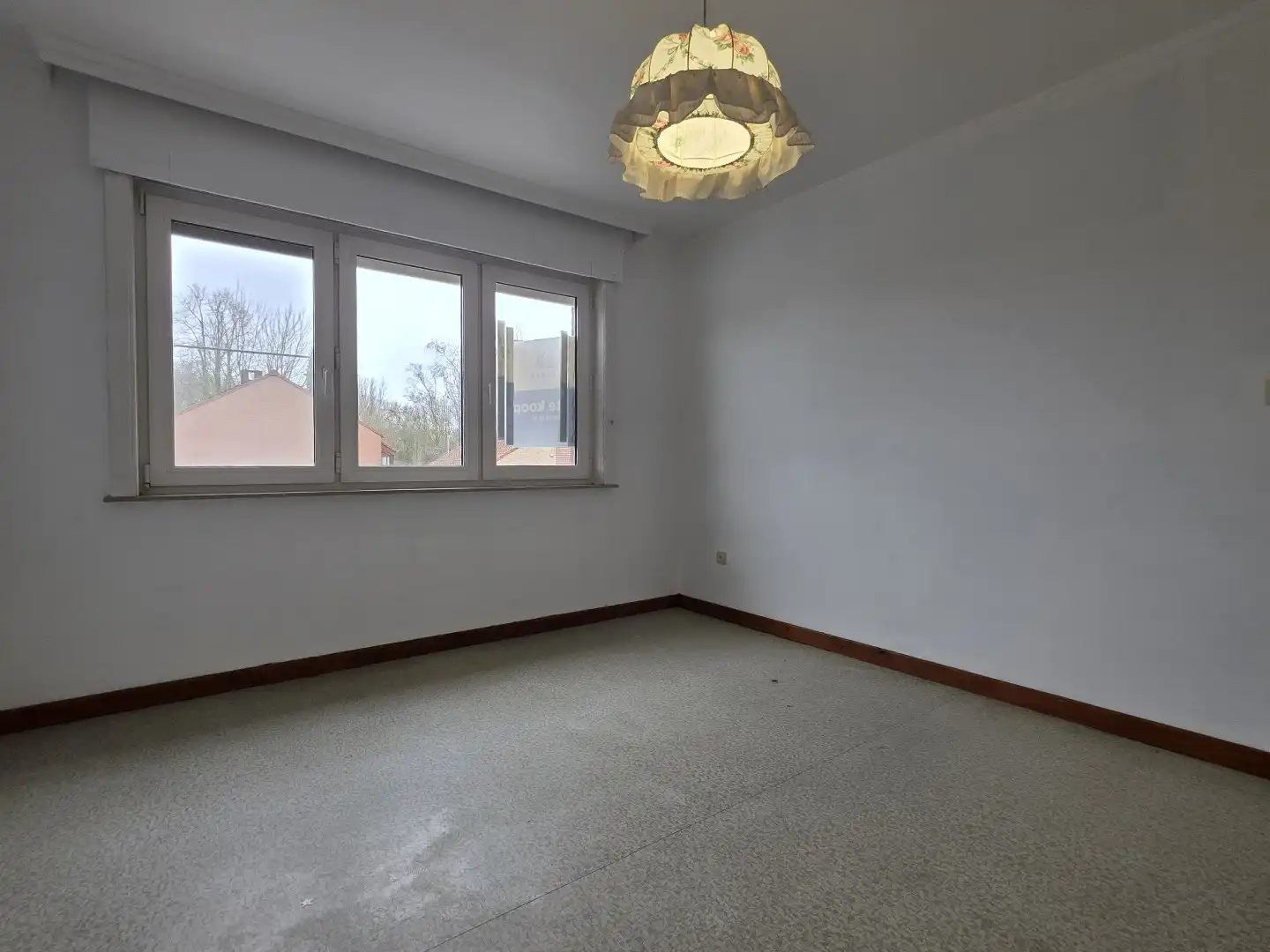 Sterke woning in beton met 3 garages, landelijke verzichten in Hulste. foto 15