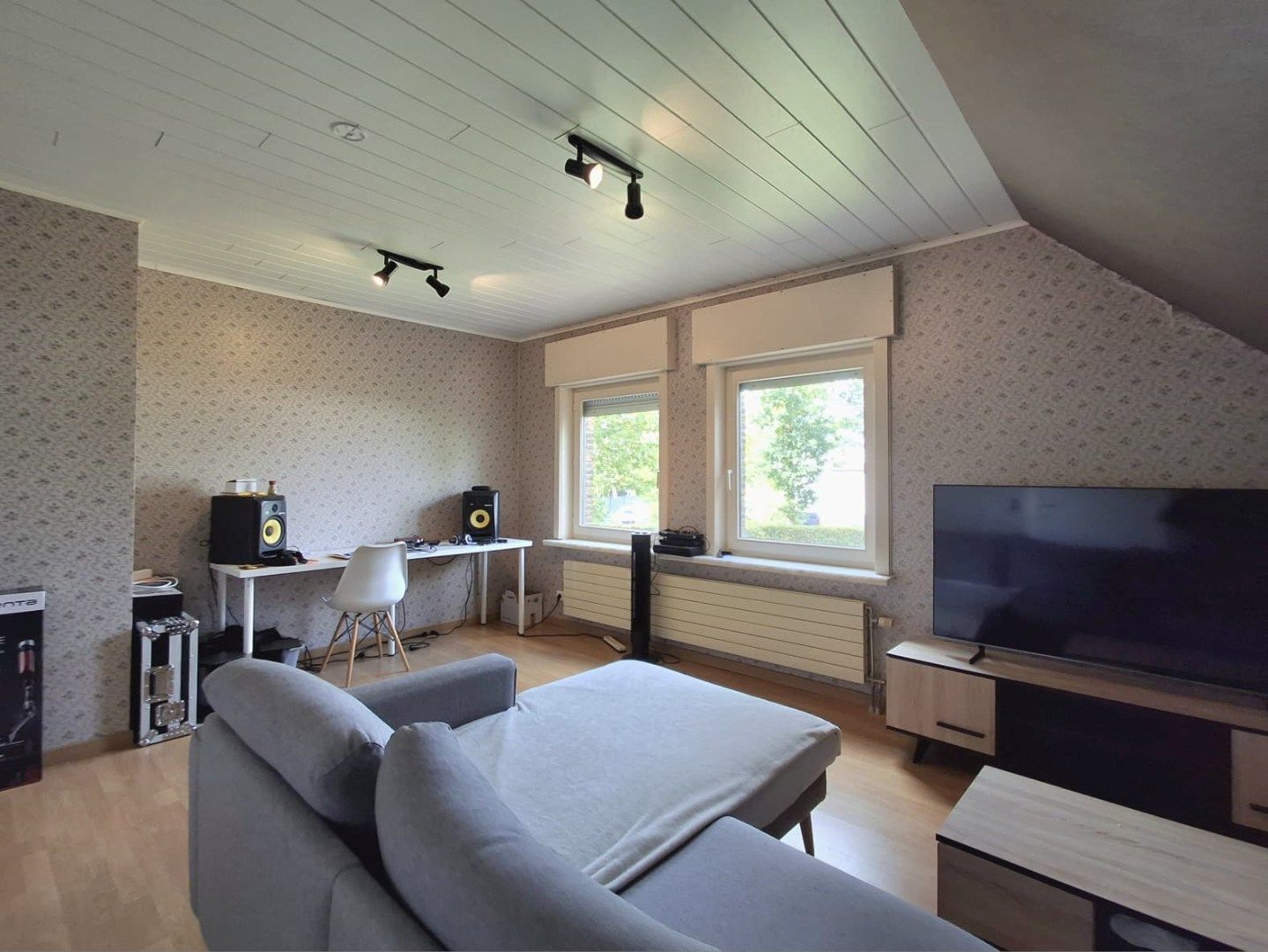 ZEER RUIME VILLA MET DUBBELE GARAGE EN GROTE TUIN foto 10