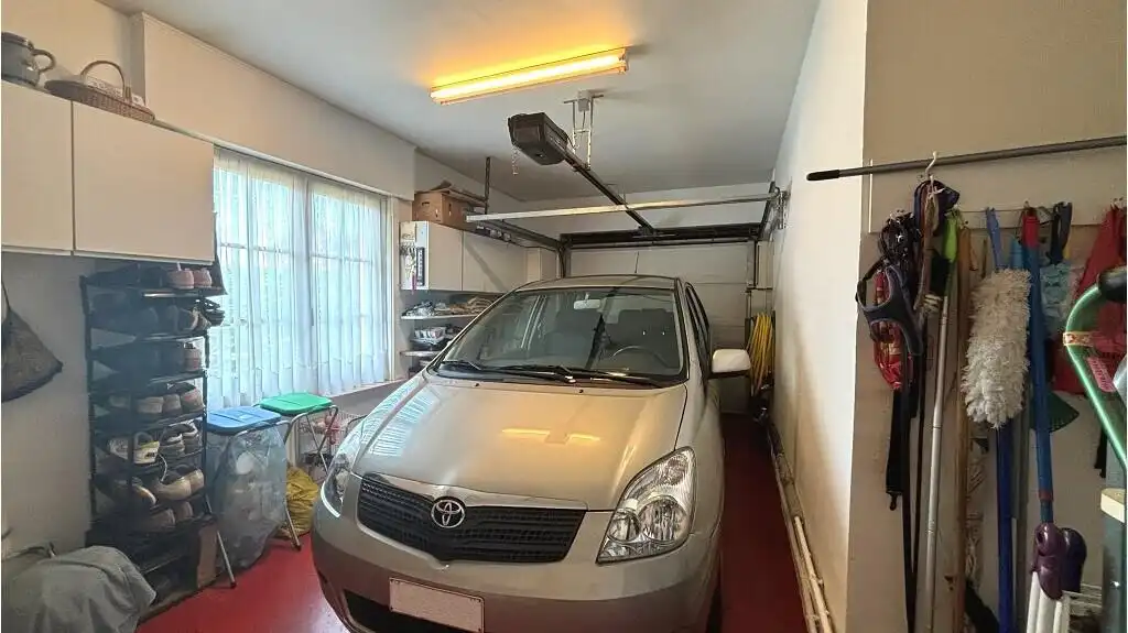 Ruime 3-slaapkamerwonig met Garage en Tuin te koop in Sint-Kruis Brugge foto 12