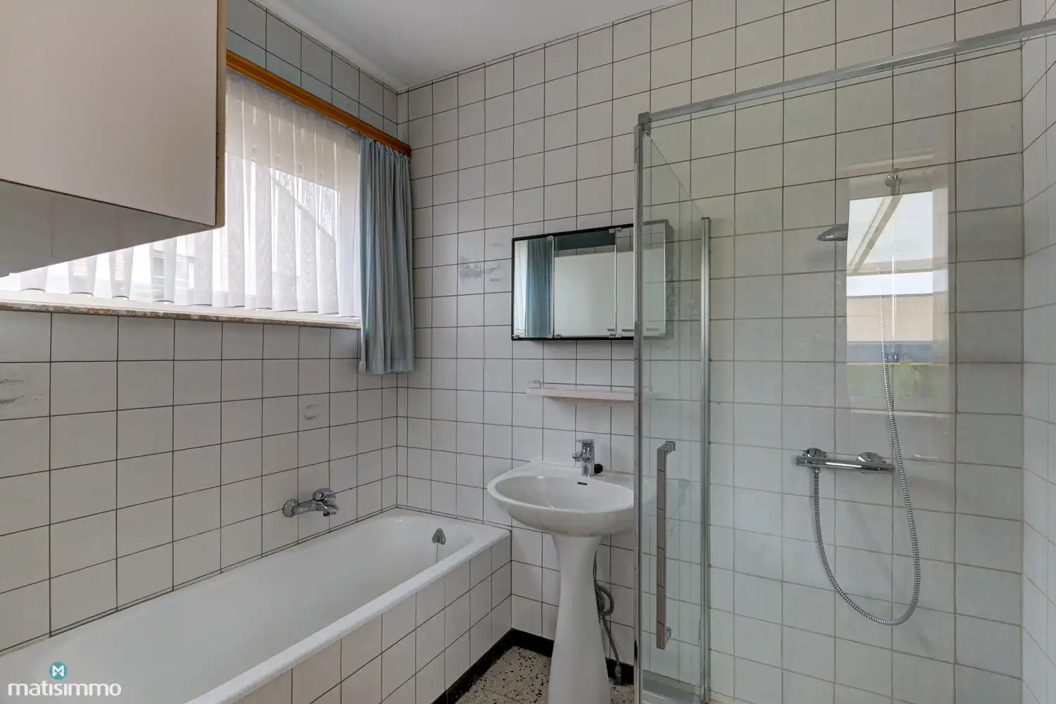 VOLLEDIG ONDERKELDERDE EENGEZINSWONING MET 4 SLAAPKAMERS, GARAGE EN RUIME TUIN IN BILZEN-CENTRUM foto 14