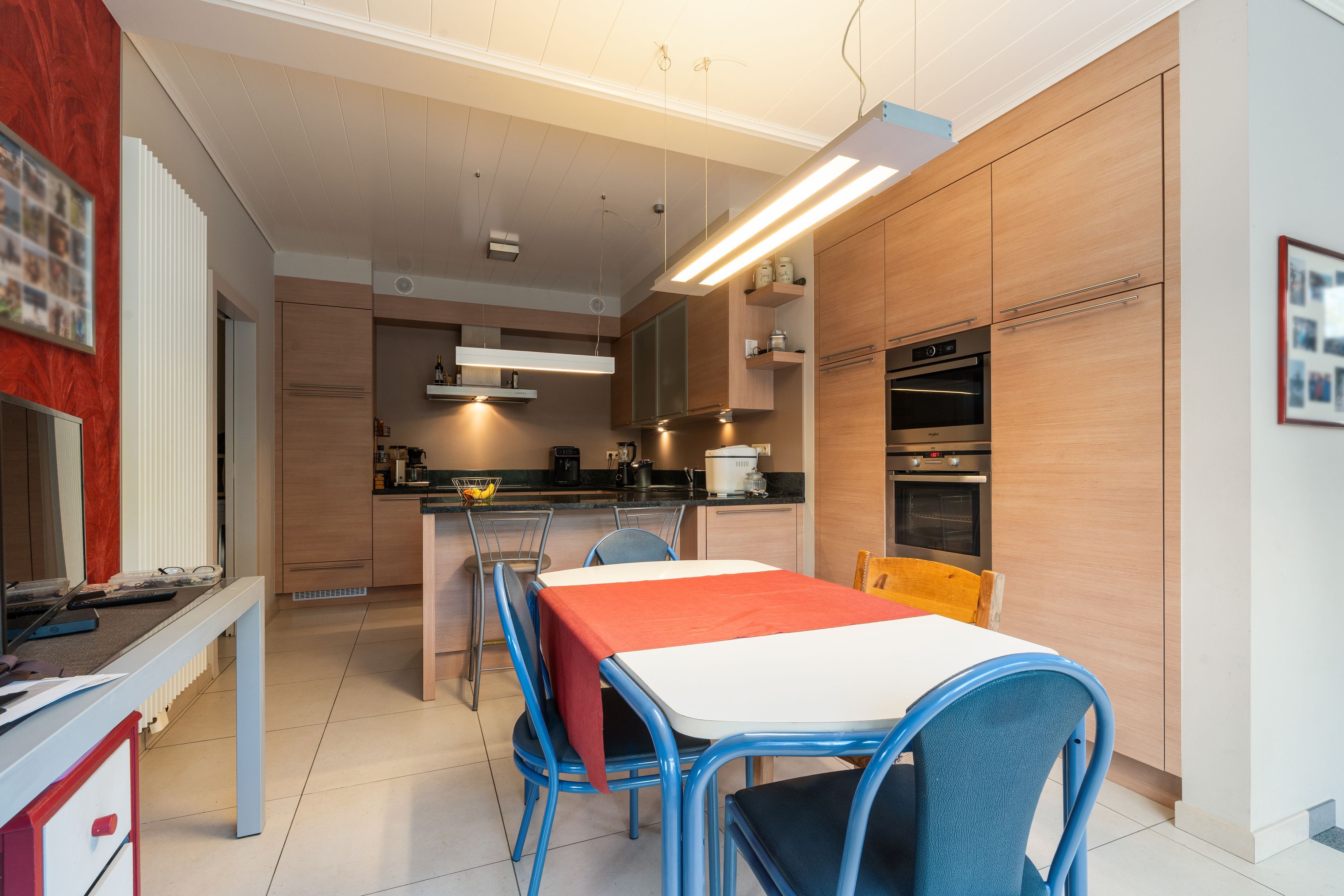 Instapklare GEZINSWONING met zonnige tuin + GARAGE grenzend aan park, vlakbij zee!* foto 9