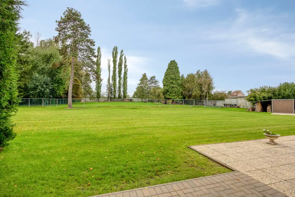 EXCLUSIEF VILLA-LANDHUIS OP 1HA09A87CA AAN STANDSRAND BILZEN. foto 37