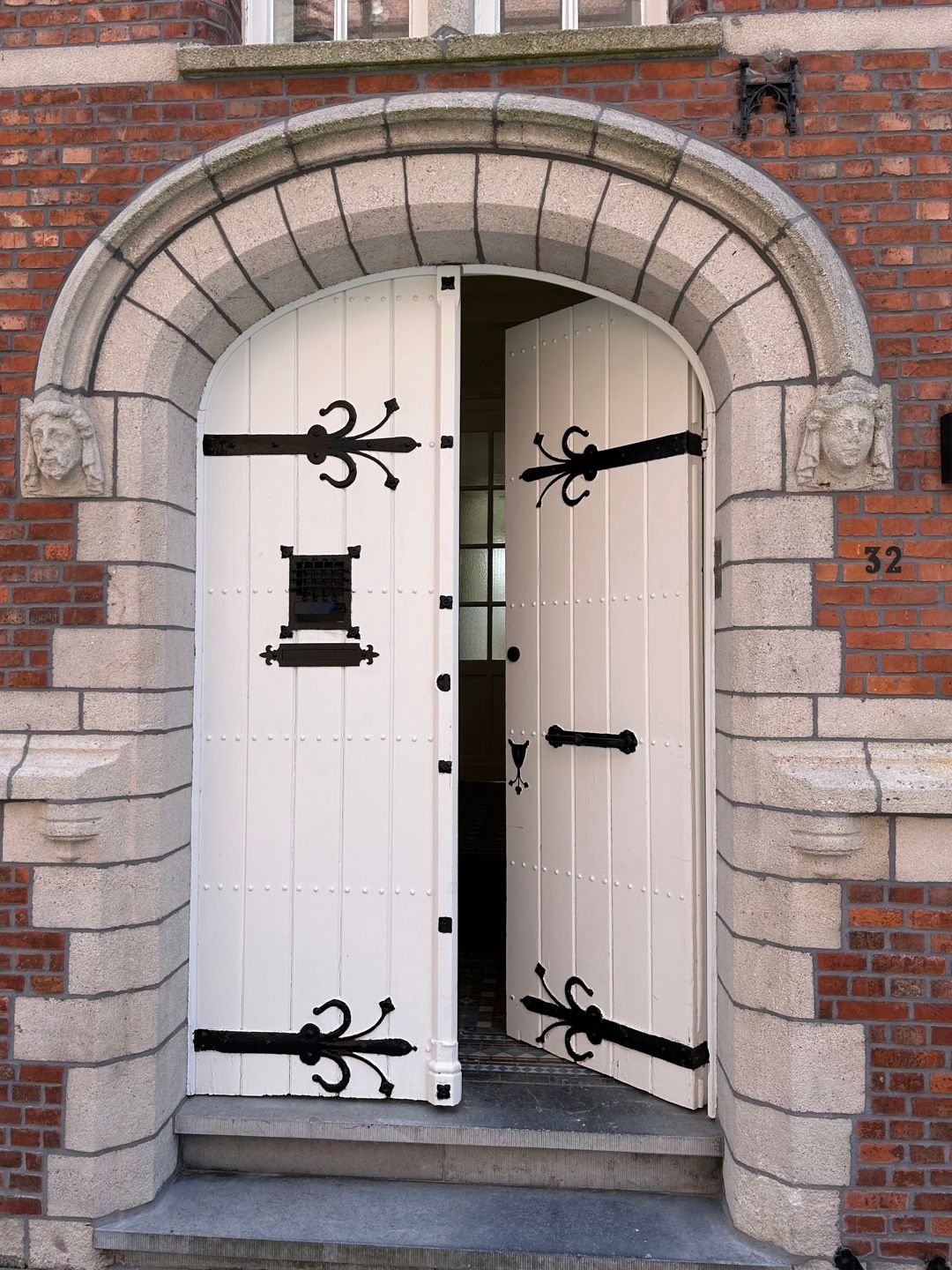 Unieke appartementen in en rond de oude Pastorij aan het Kerkplein in Turnhout foto 2