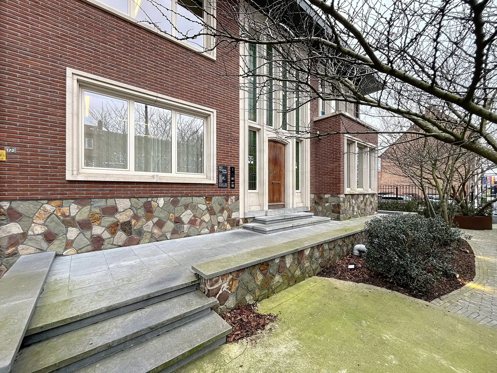 Duplex-kantoorruimte met 6/9 werkplekken in dienstencentrum. foto 26